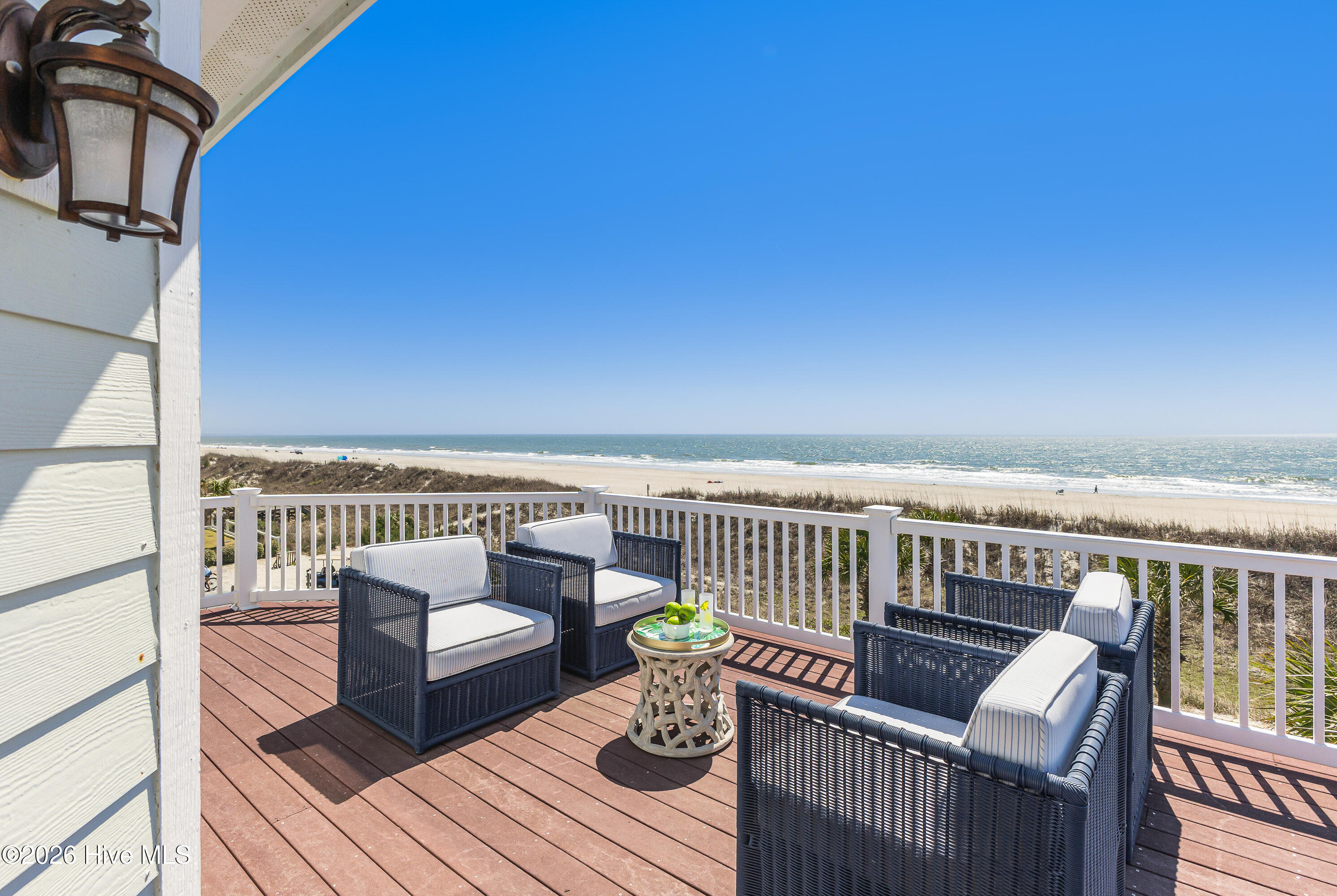 100567897 | Photo 62