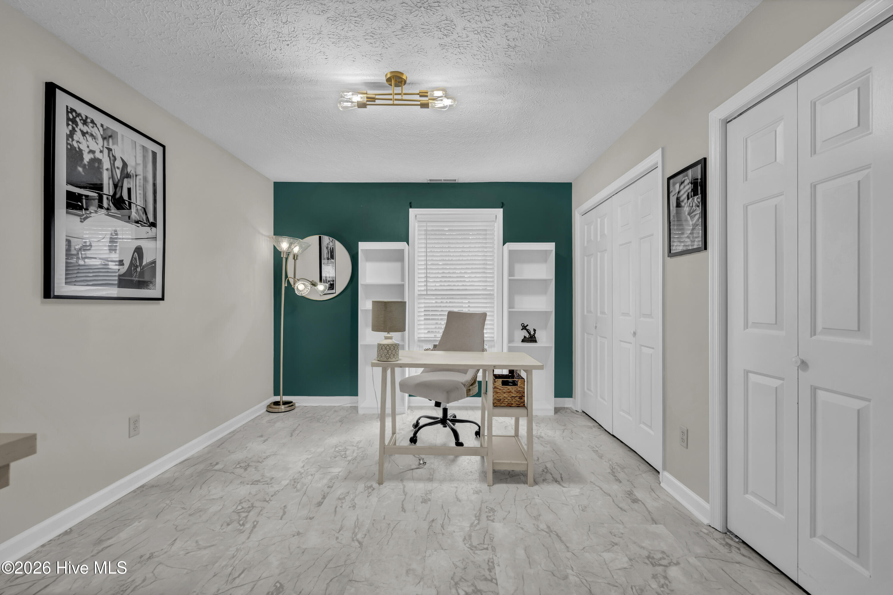 100550839 | Photo 44