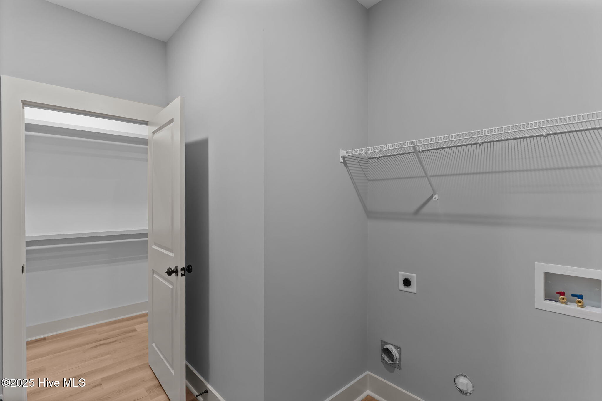 100525046 | Photo 34