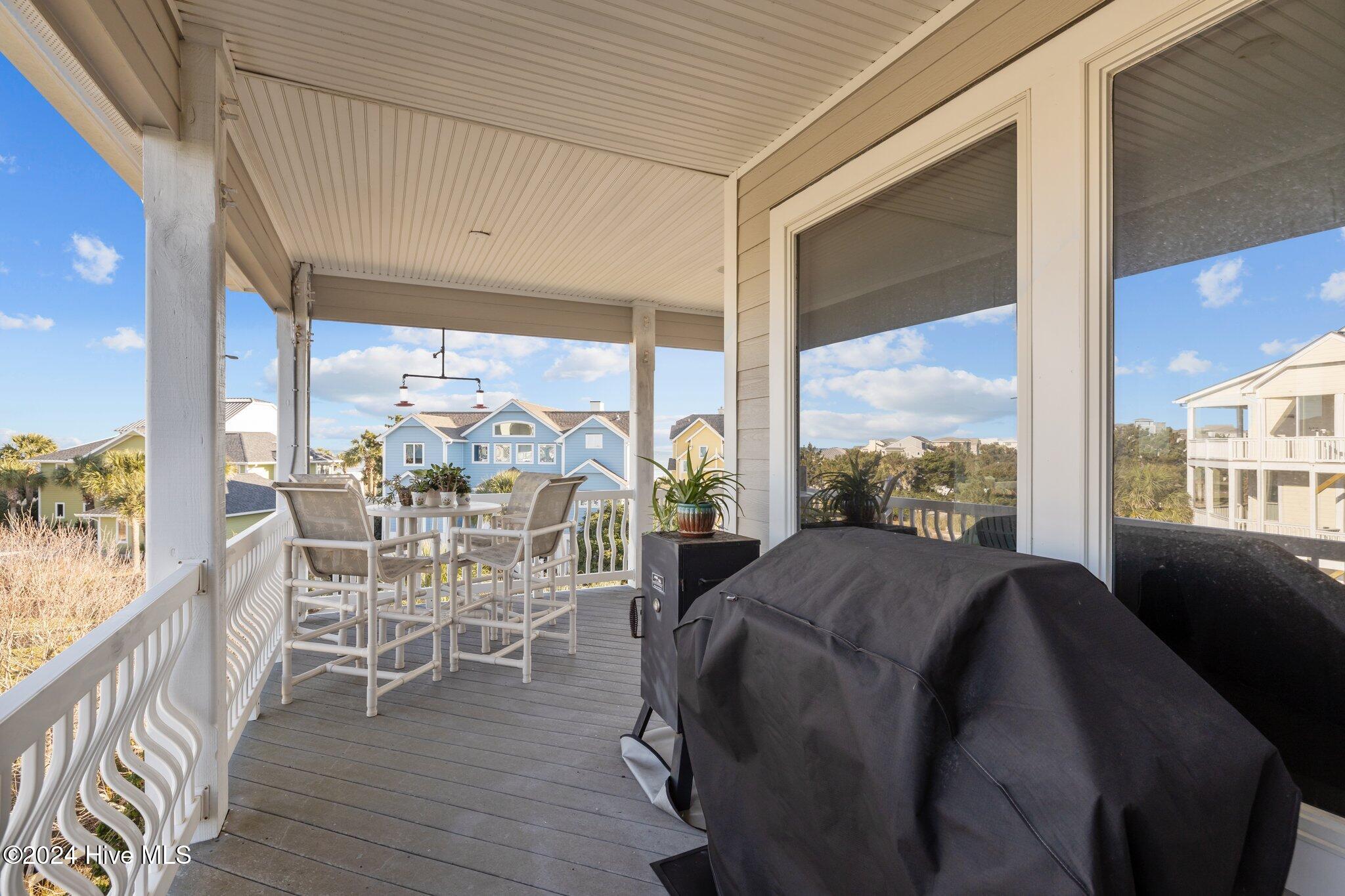 100476259 | Photo 58