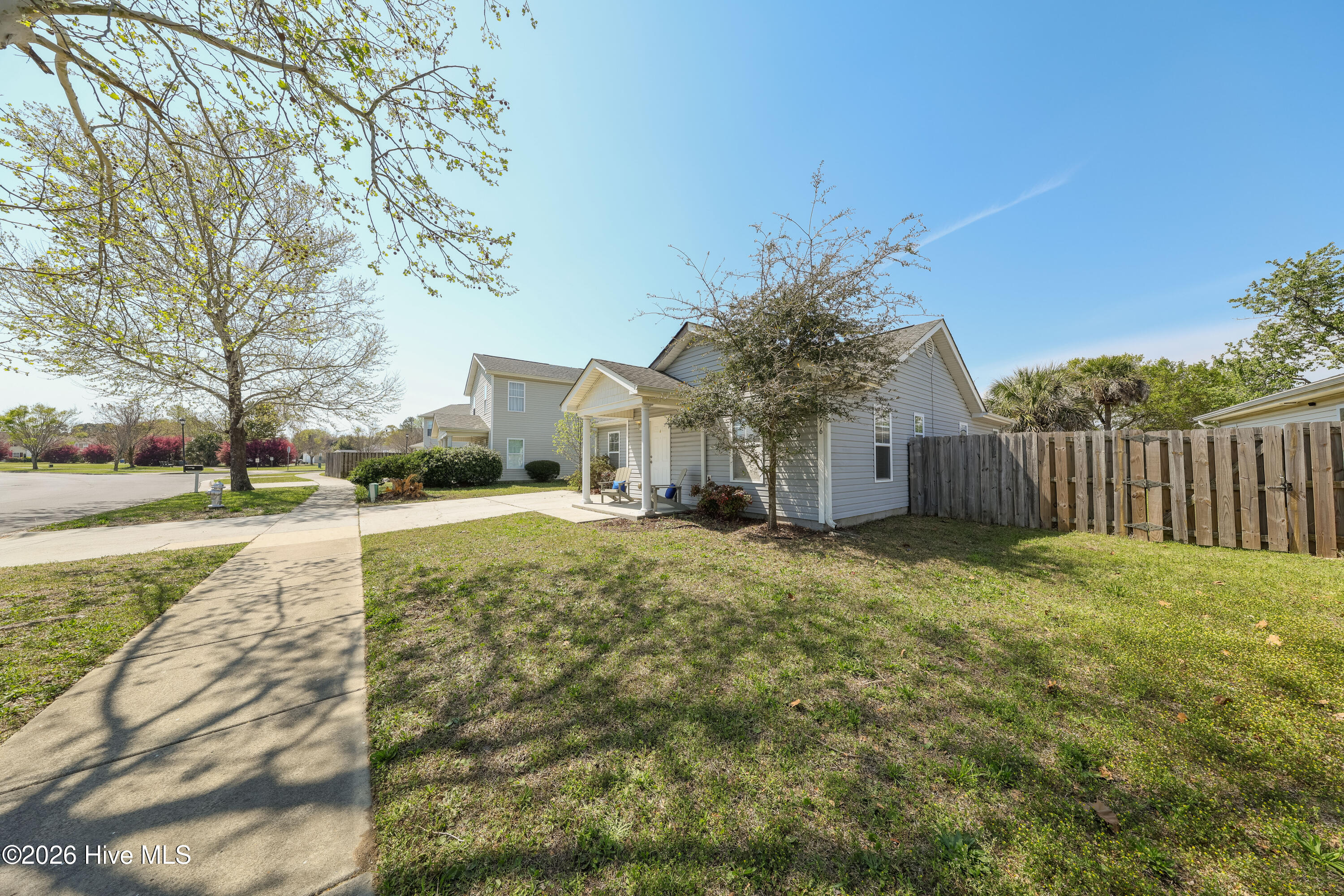 100562580 | Photo 28