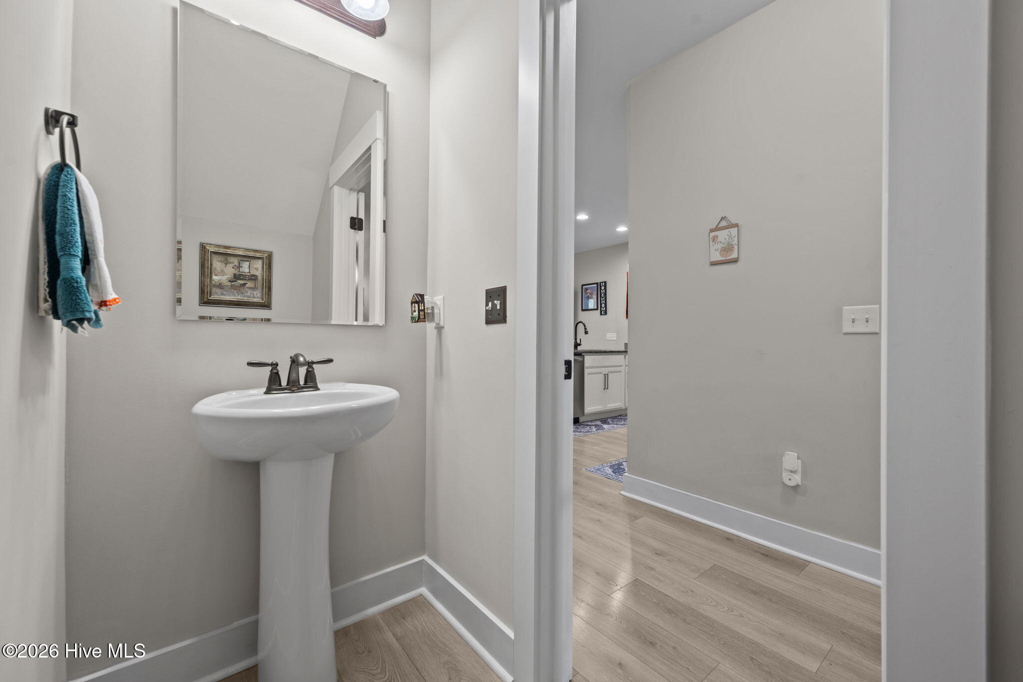 100564806 | Photo 12