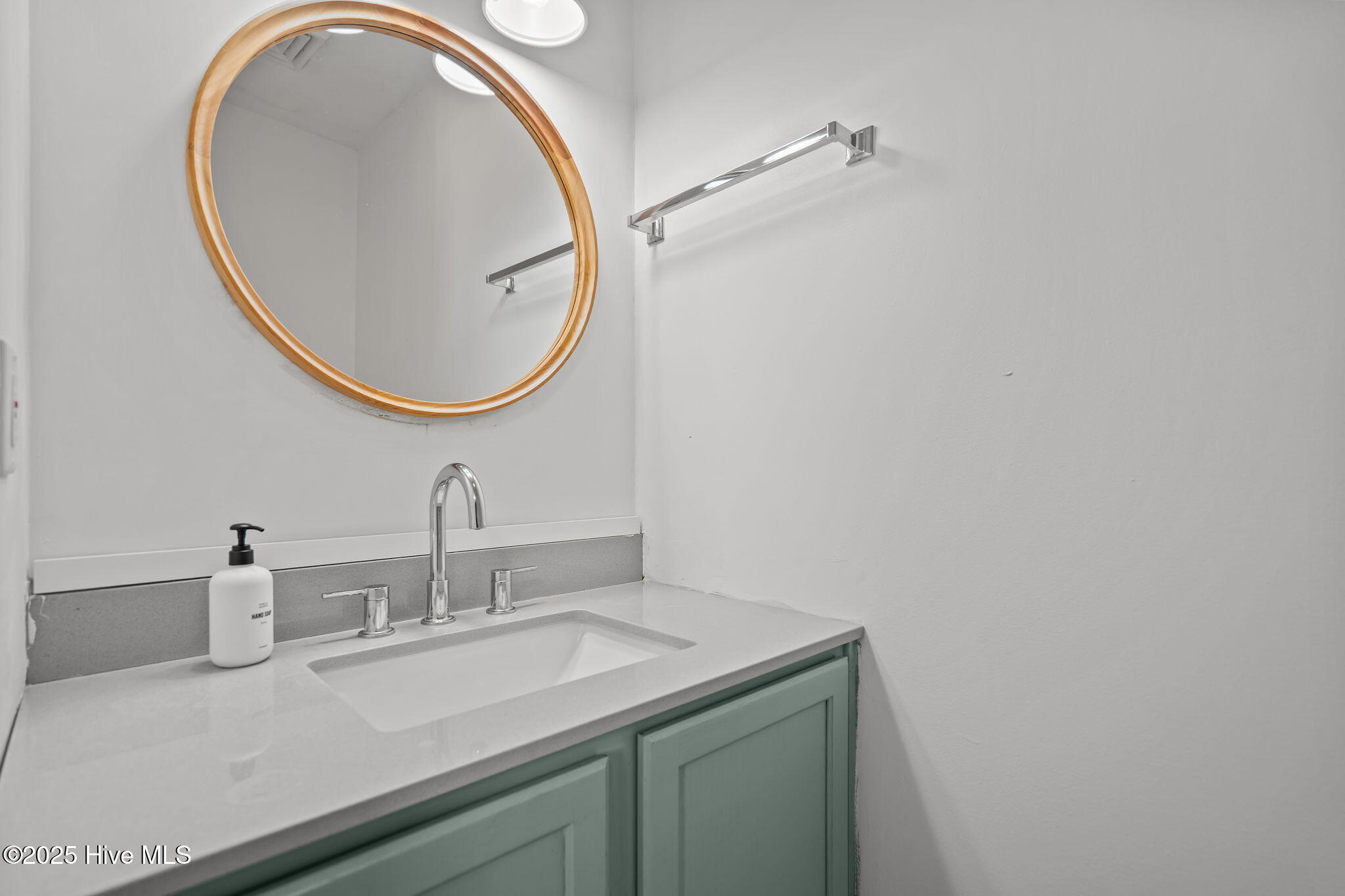 100544620 | Photo 14