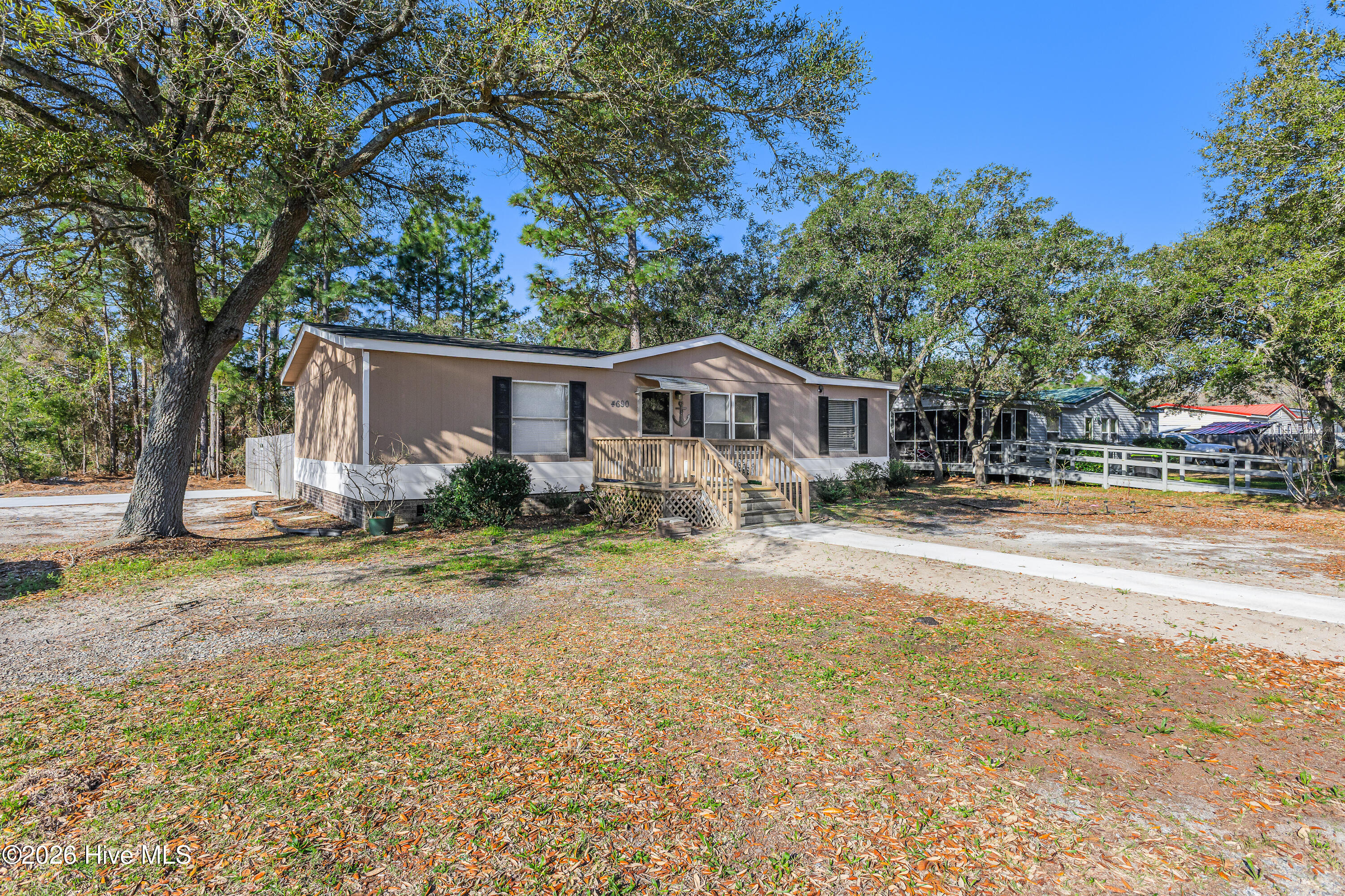 100564179 | Photo 38