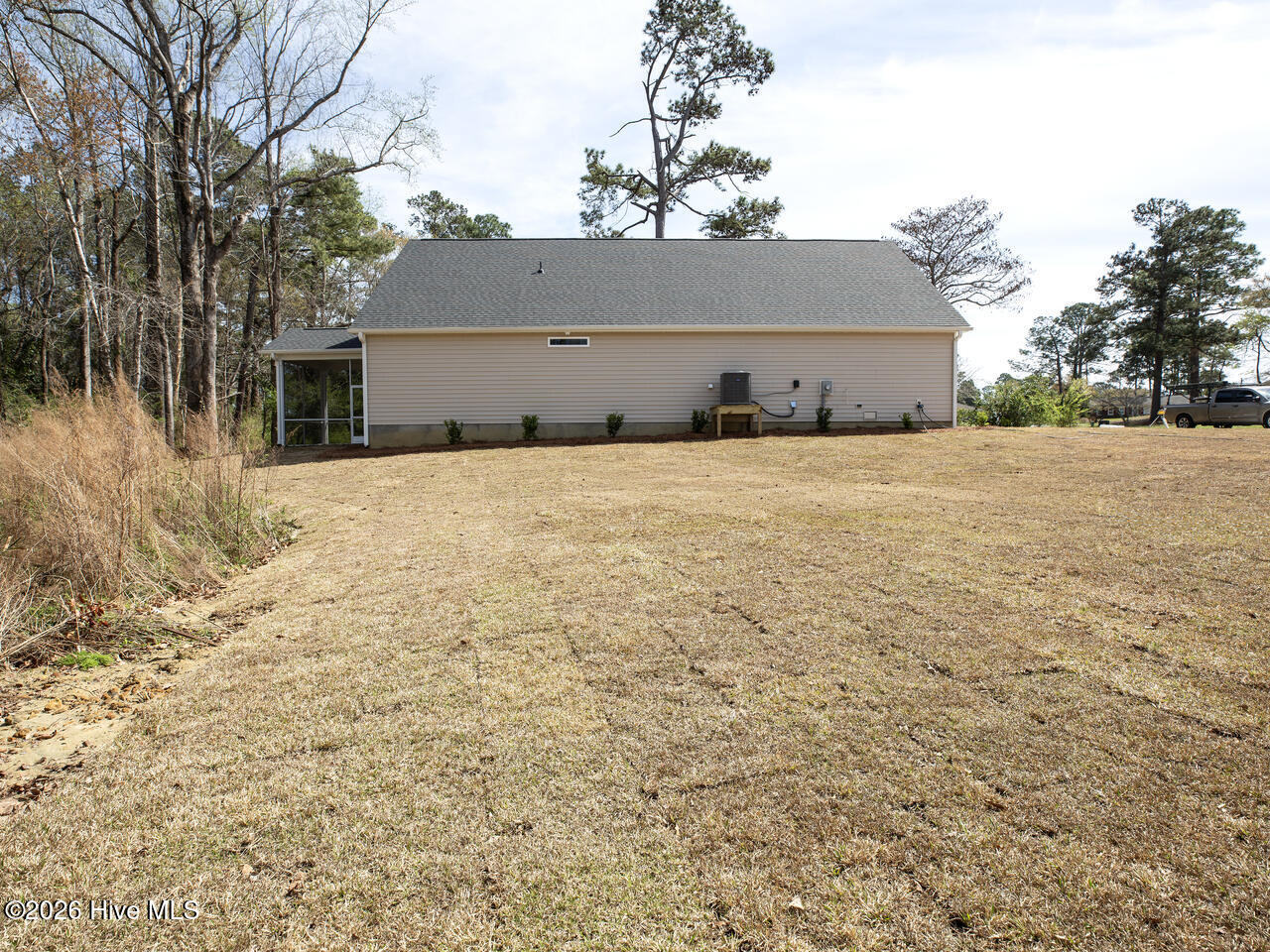 100565274 | Photo 35