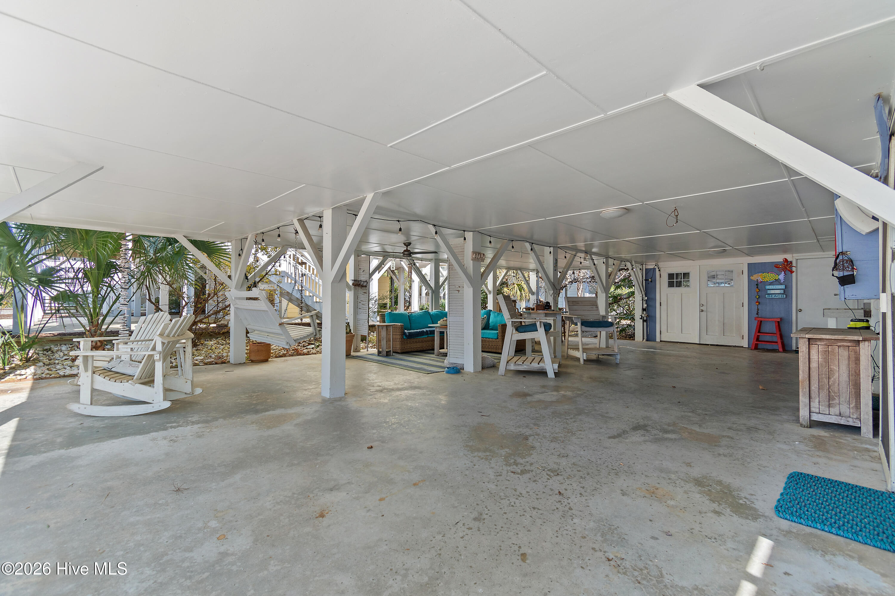 100557263 | Photo 30