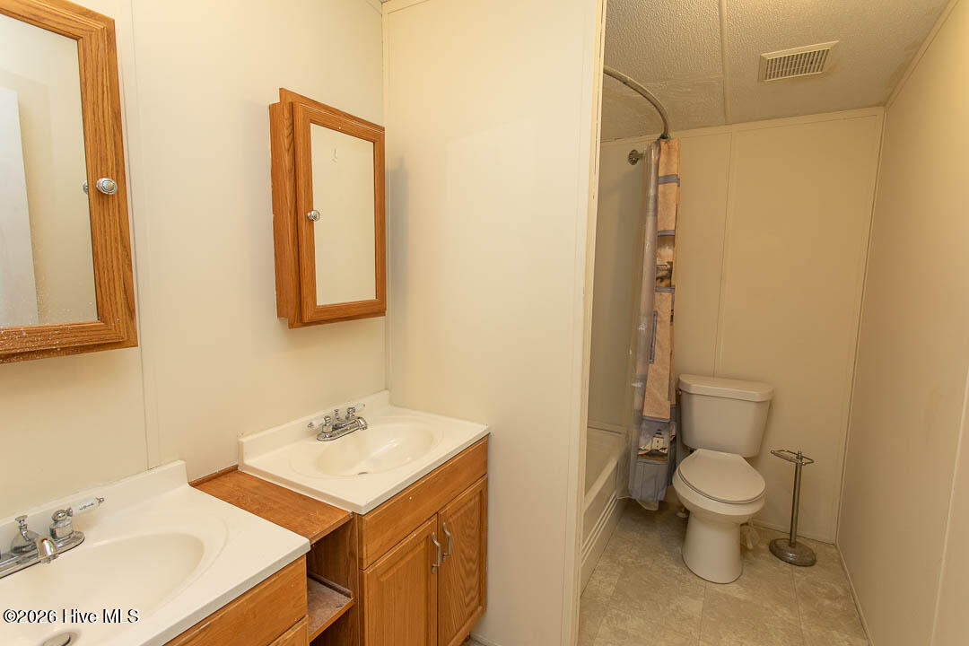 100549919 | Photo 30