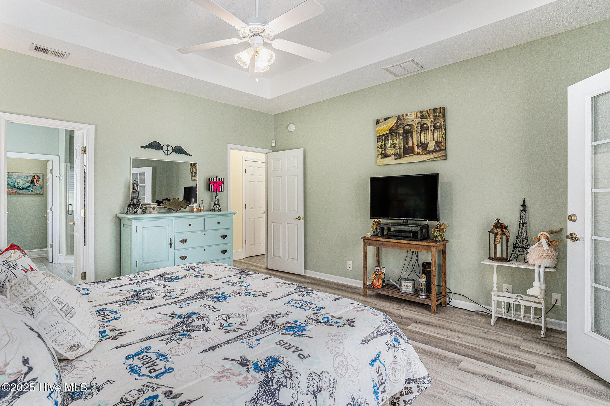 100539757 | Photo 14