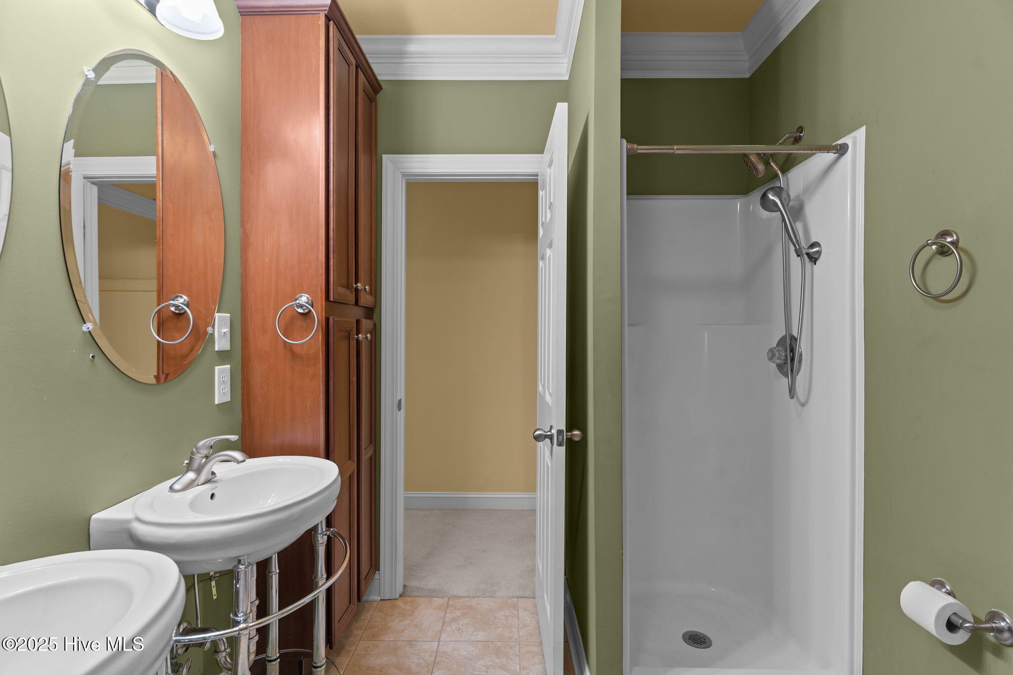 100540353 | Photo 38