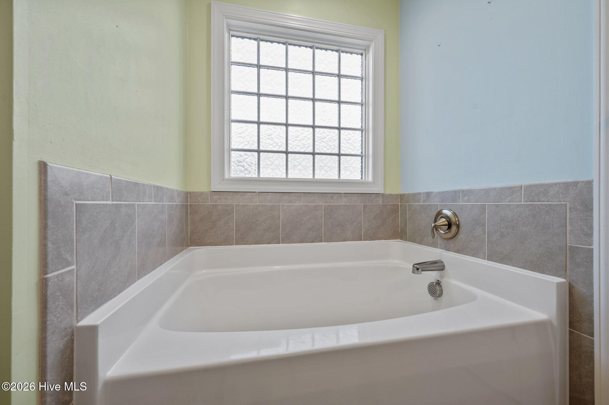 100564083 | Photo 18