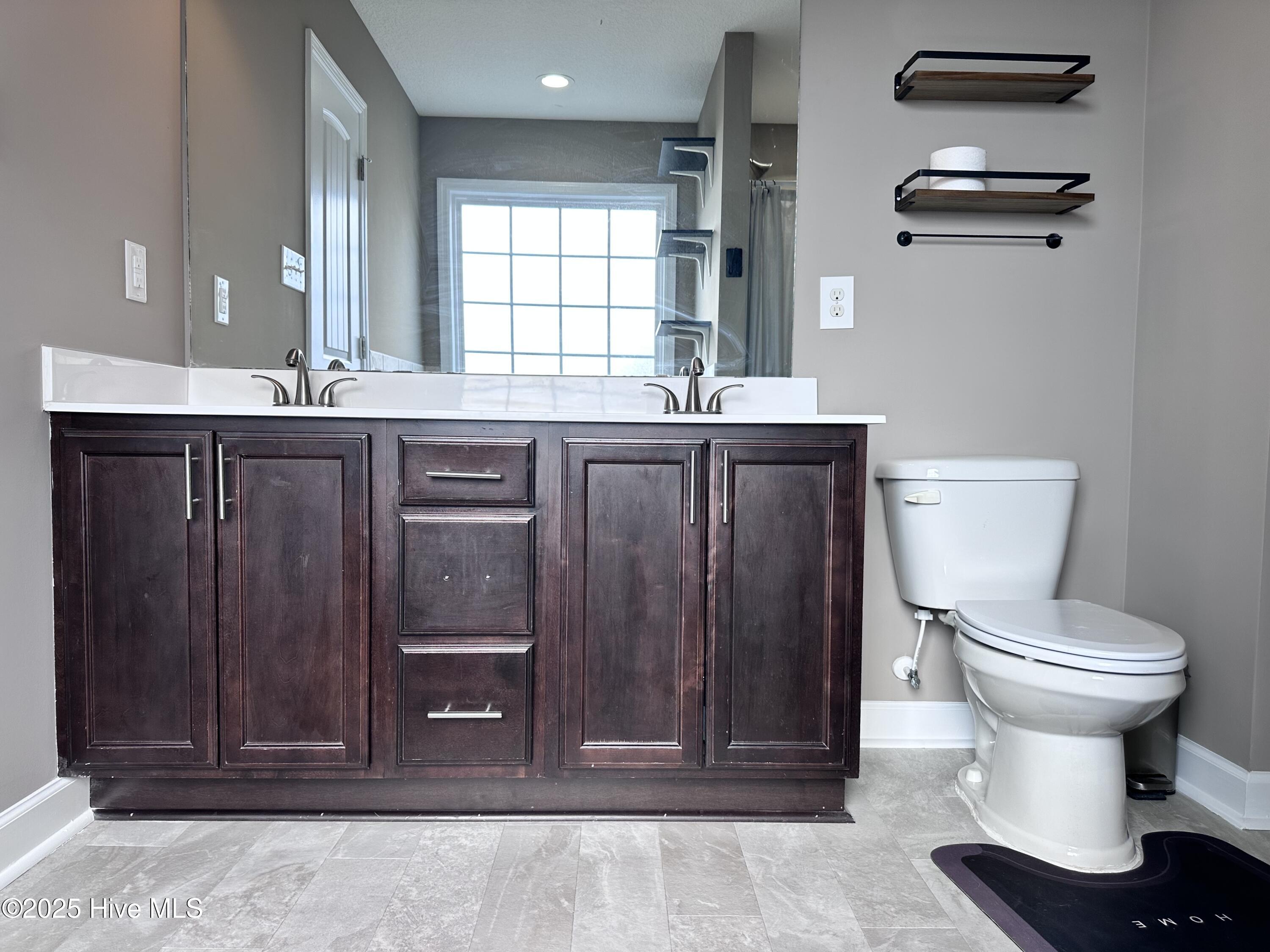 100545917 | Photo 34