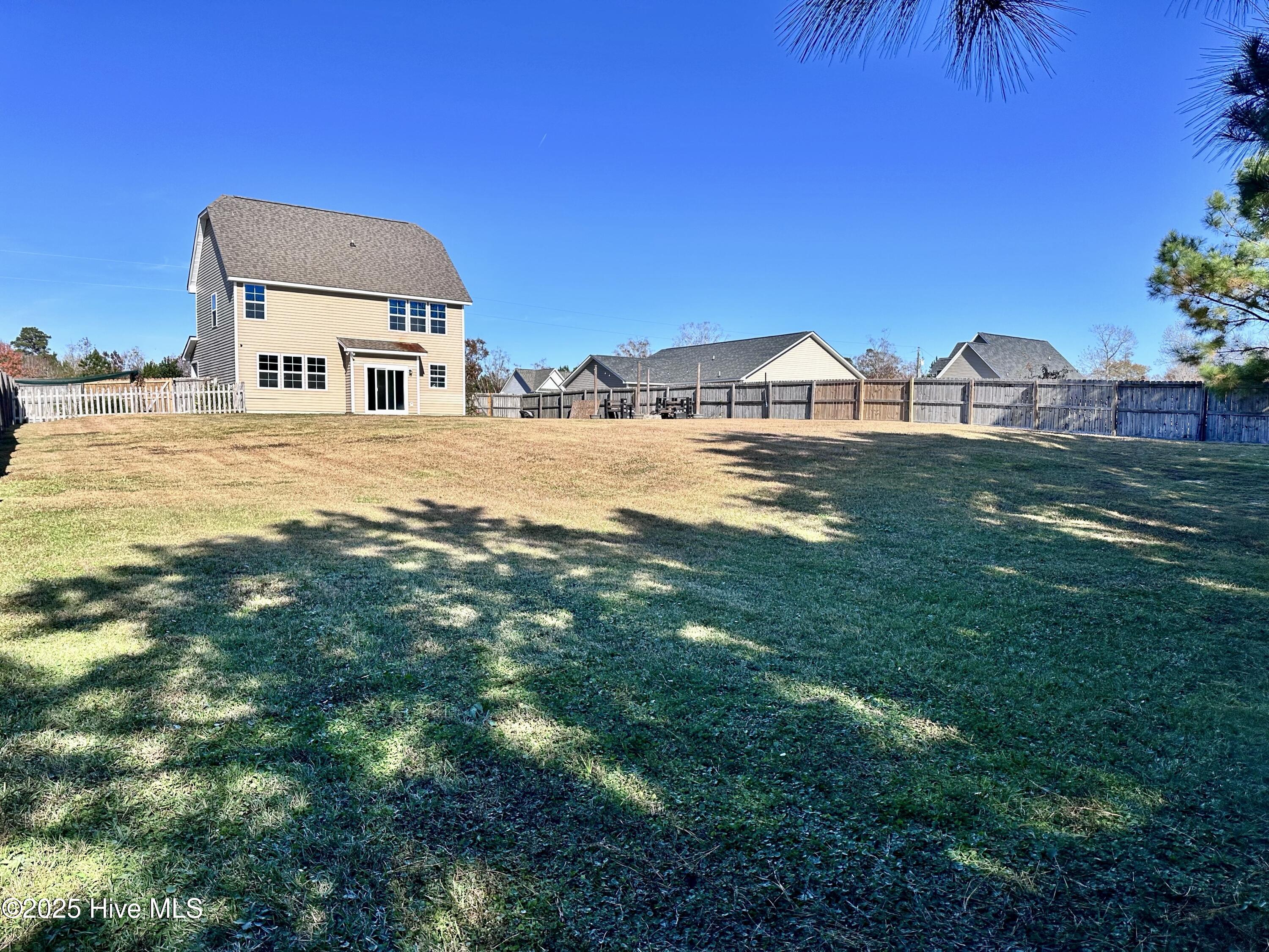 100542600 | Photo 36