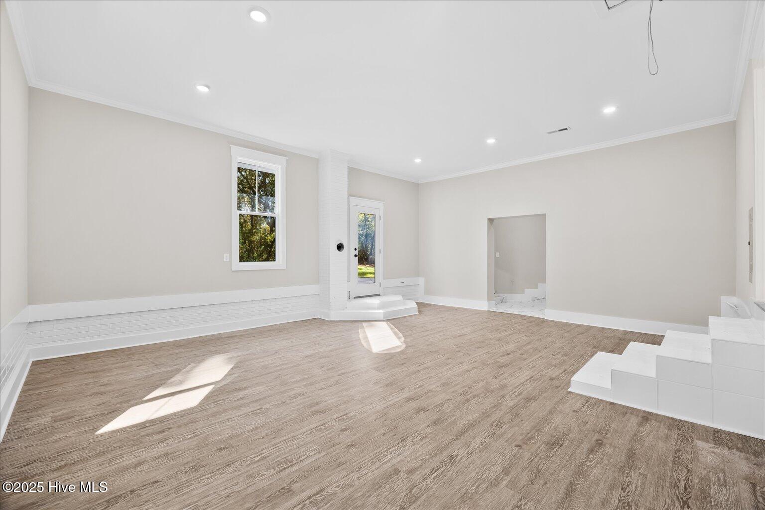 100538662 | Photo 19