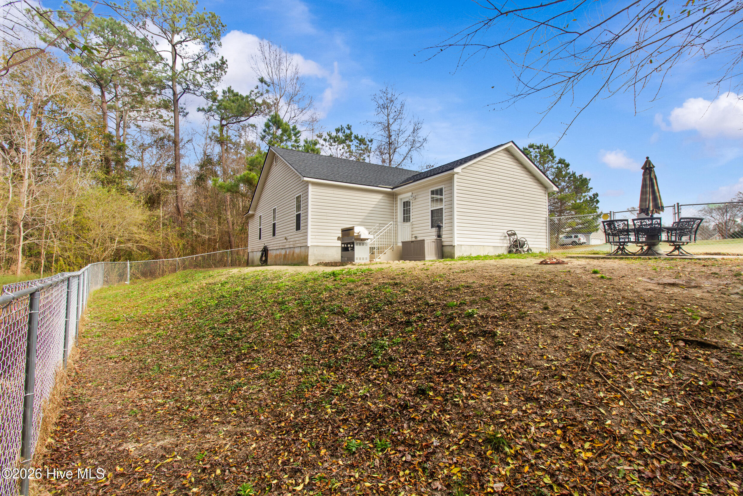 100548560 | Photo 16