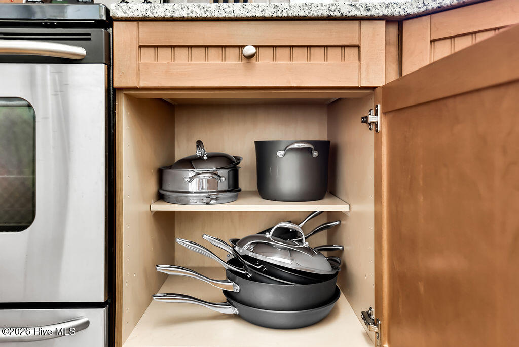 100564963 | Photo 45