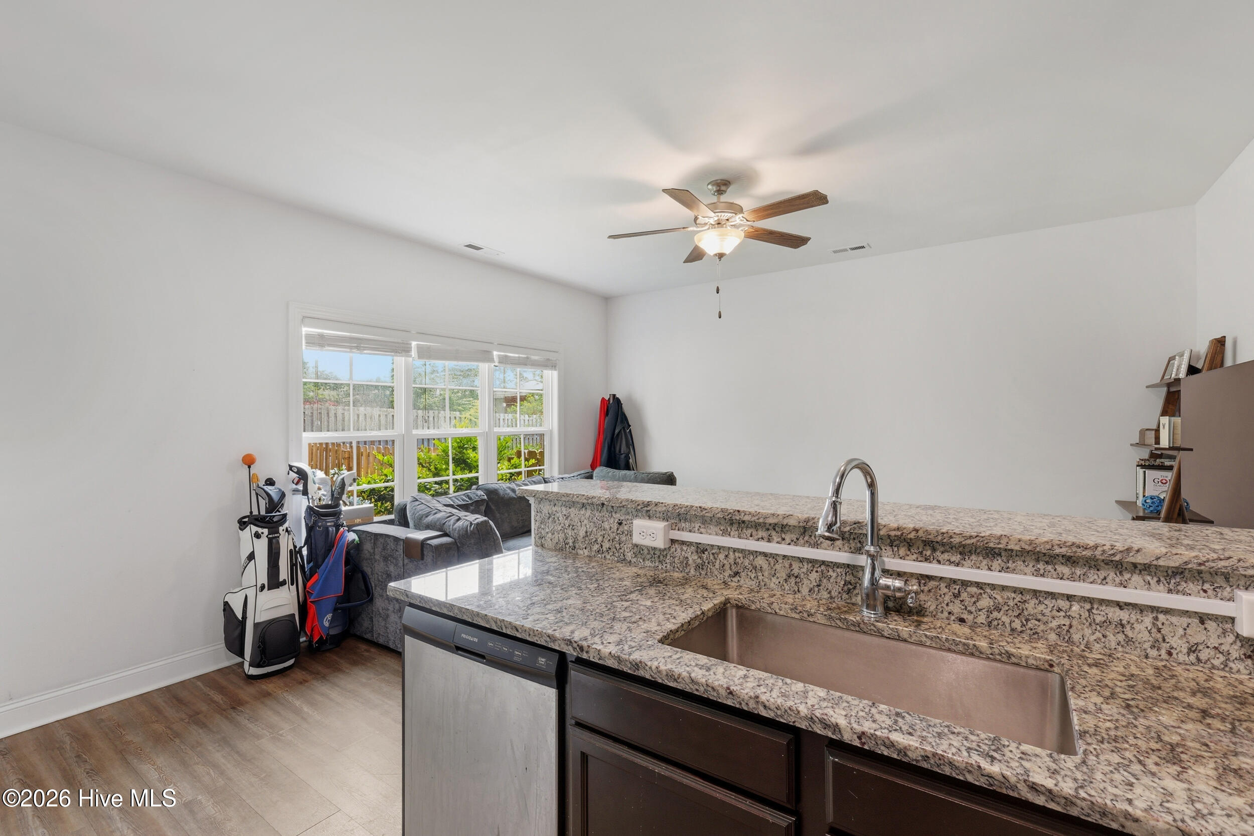 100566904 | Photo 39