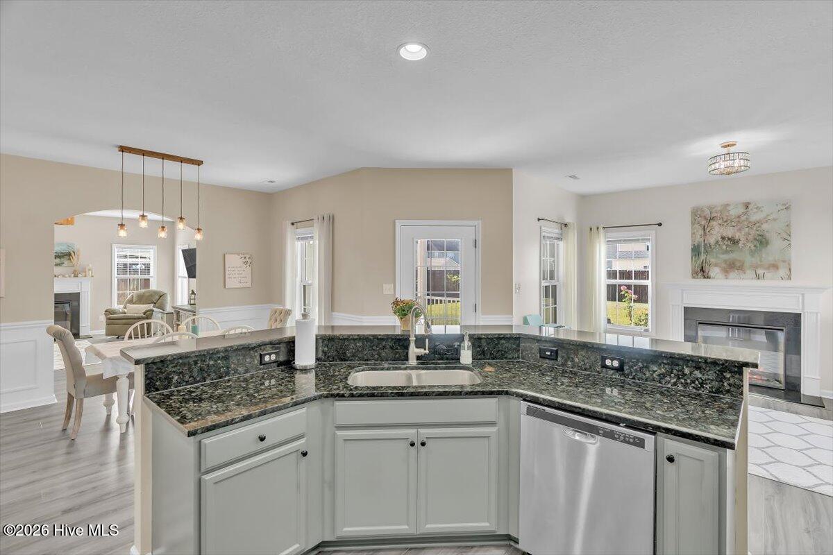 100558956 | Photo 21