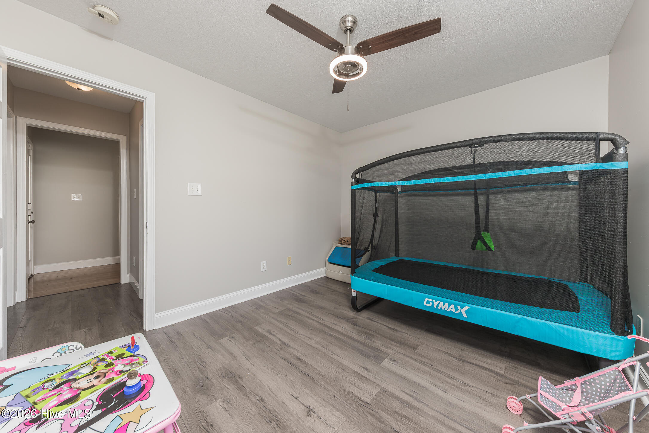 100550333 | Photo 37