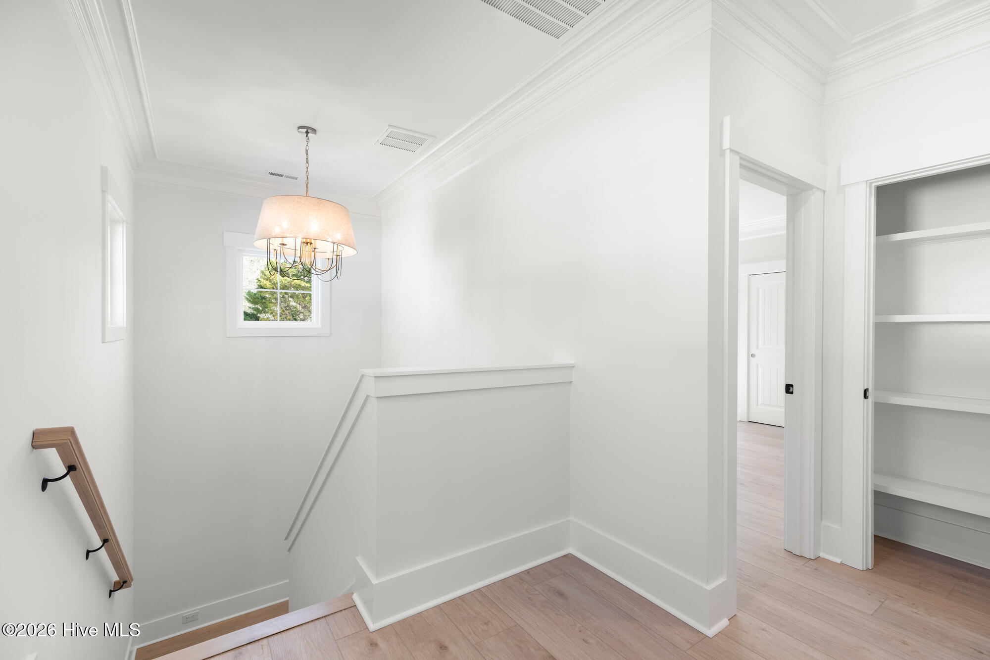 100516675 | Photo 53