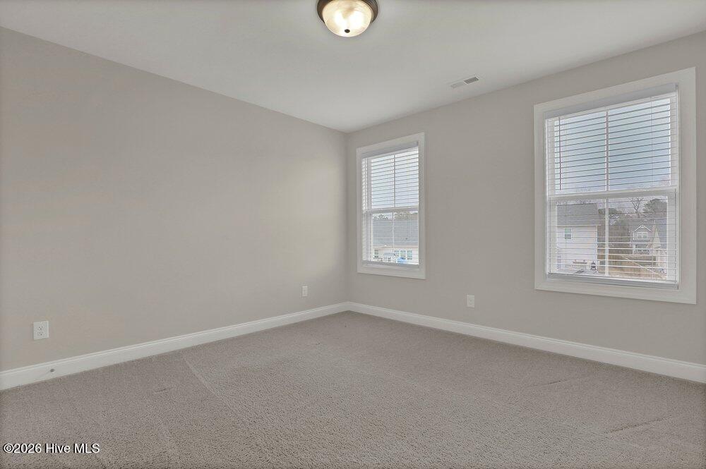 100558319 | Photo 21