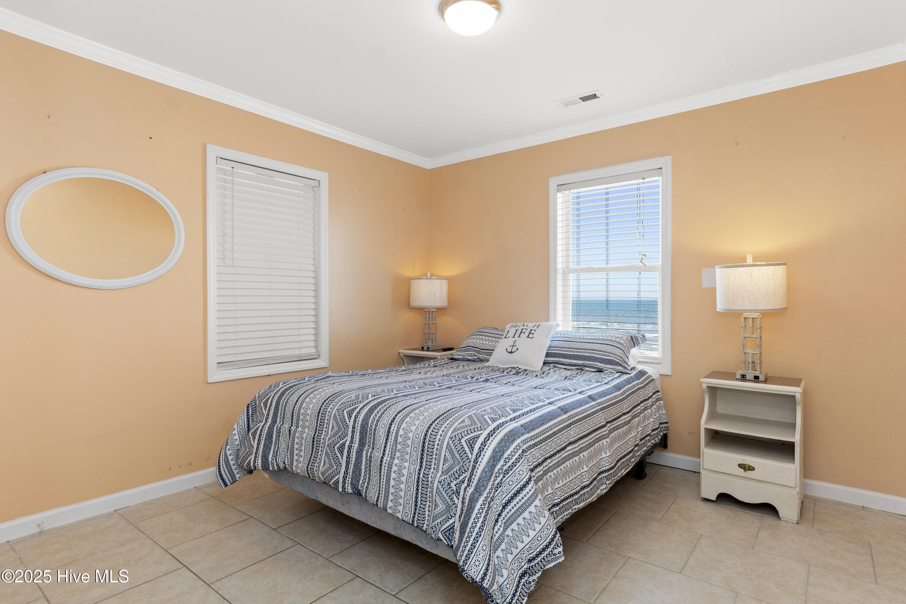 100523829 | Photo 46