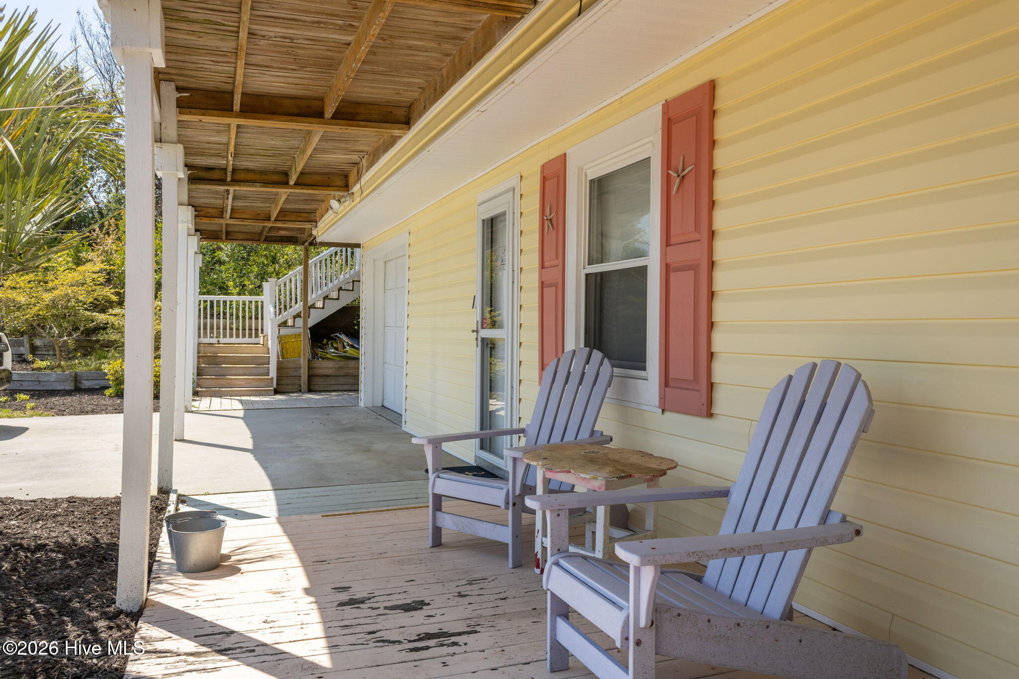 100568142 | Photo 37