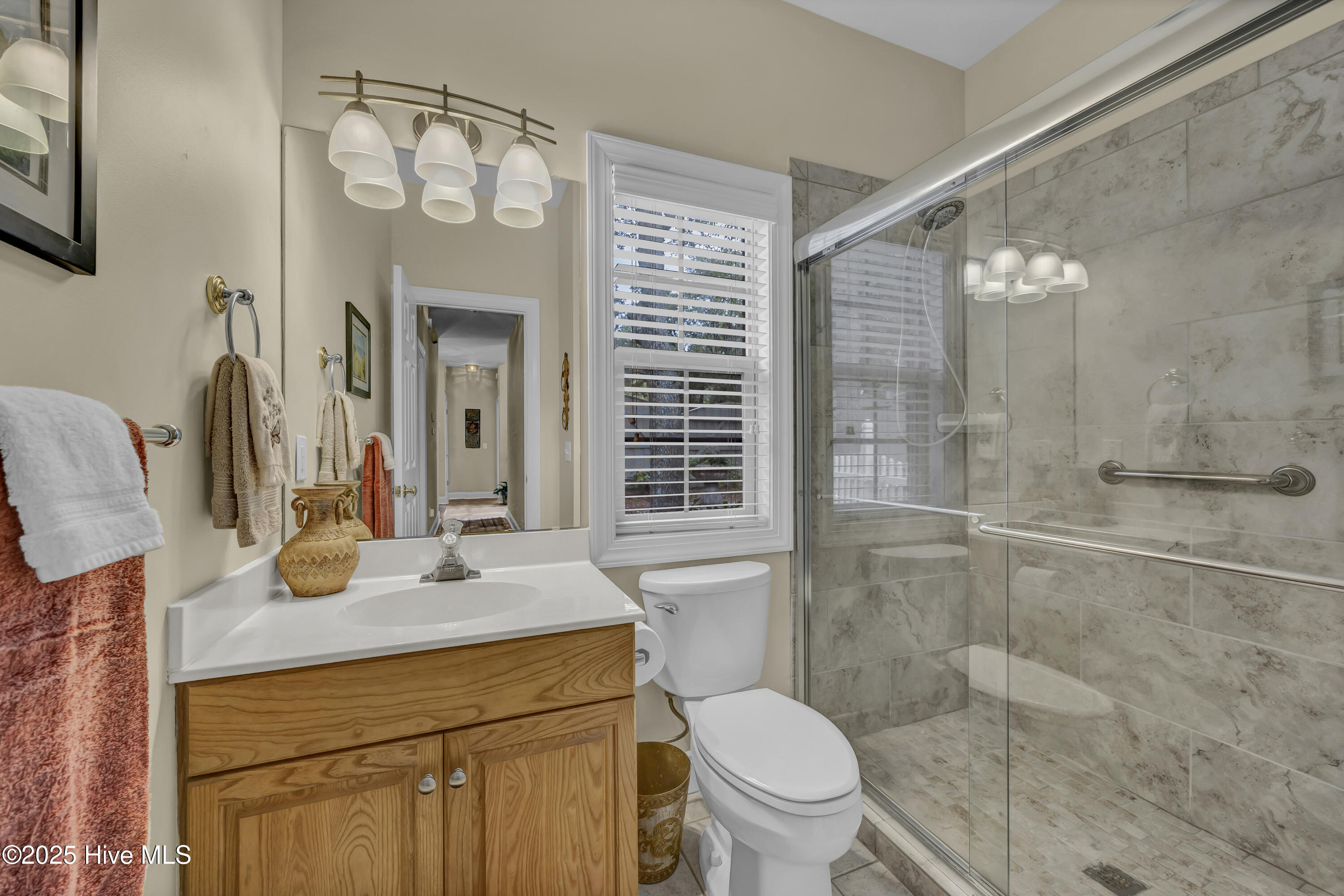 100530959 | Photo 22