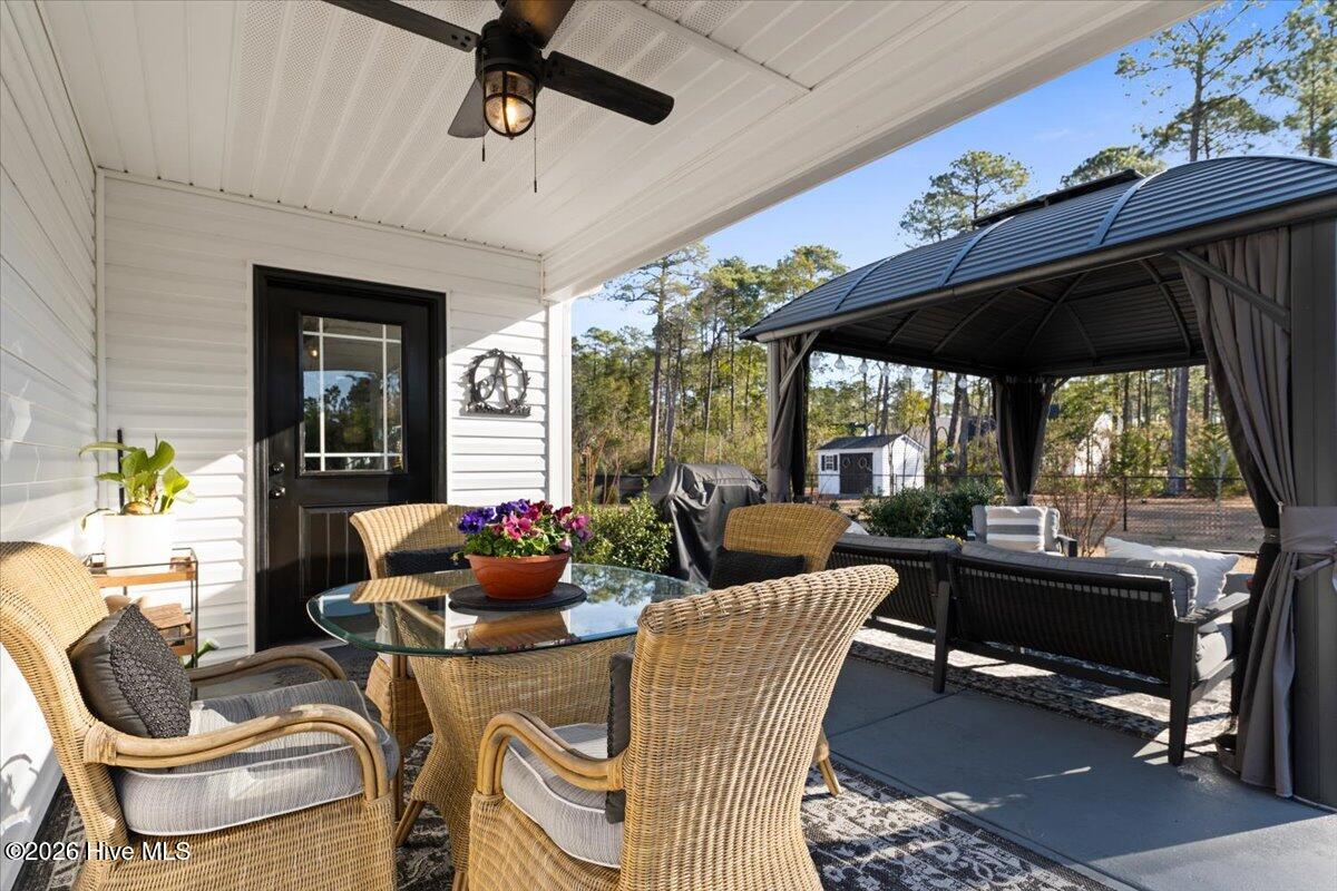 100548136 | Photo 63