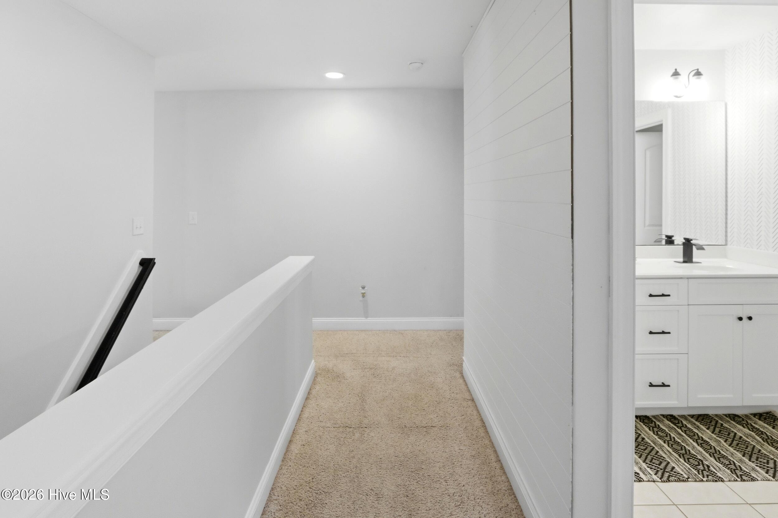 100562150 | Photo 28