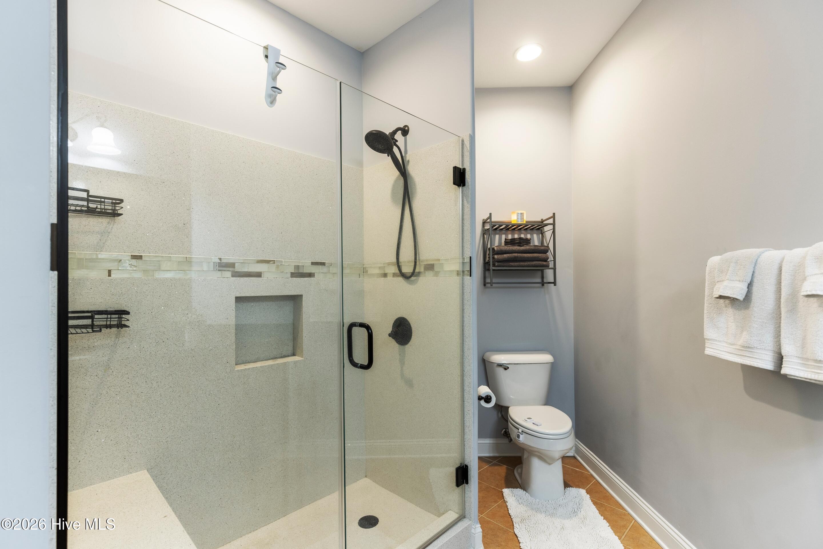 100548789 | Photo 36