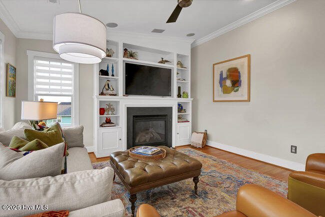 100552893 | Photo 18