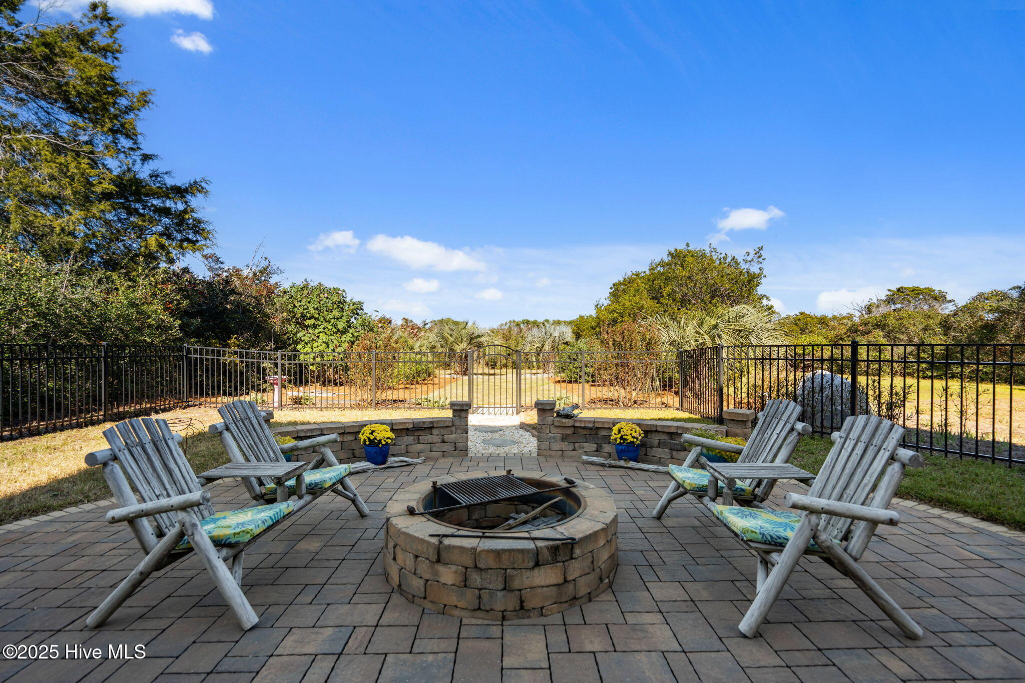 100543391 | Photo 56