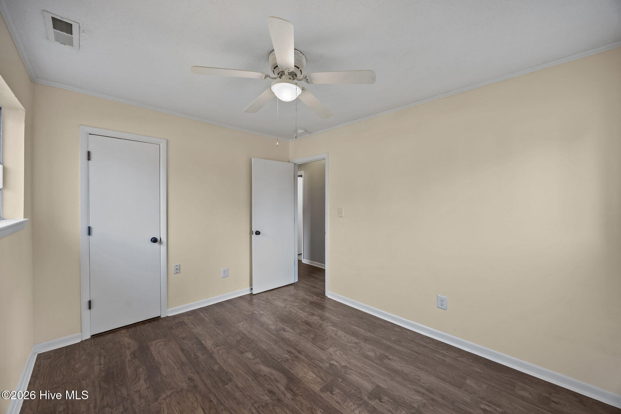 100559433 | Photo 15