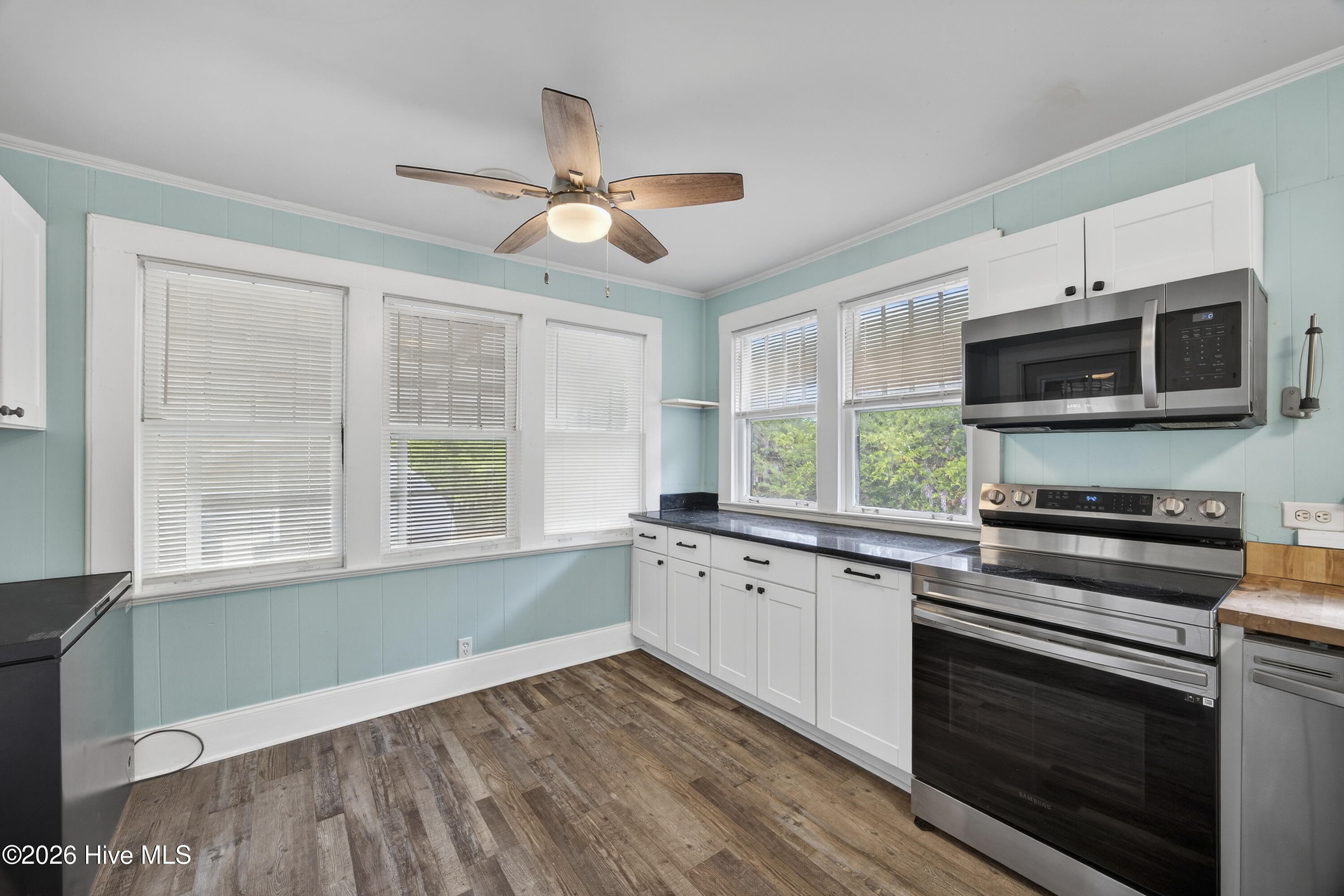 100564526 | Photo 25