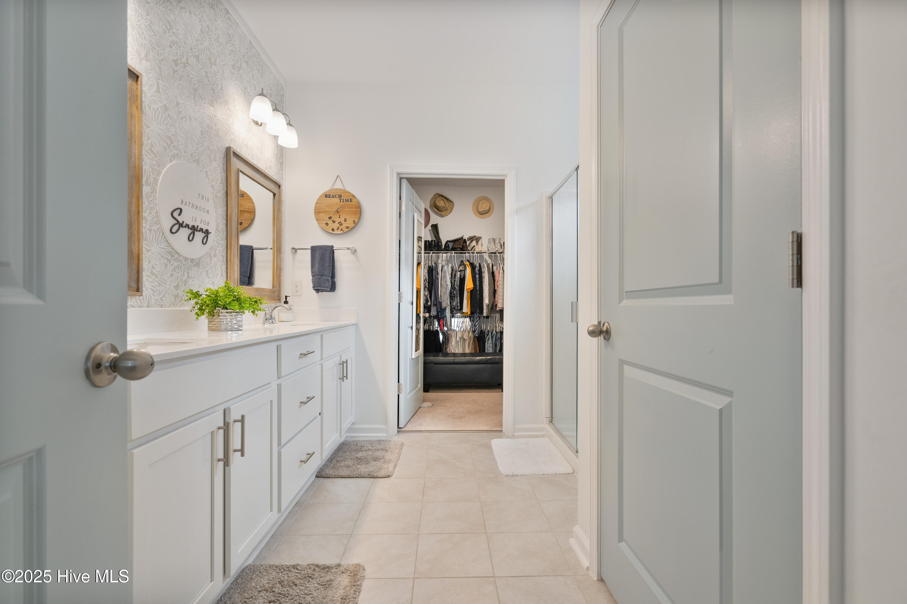 100541671 | Photo 28