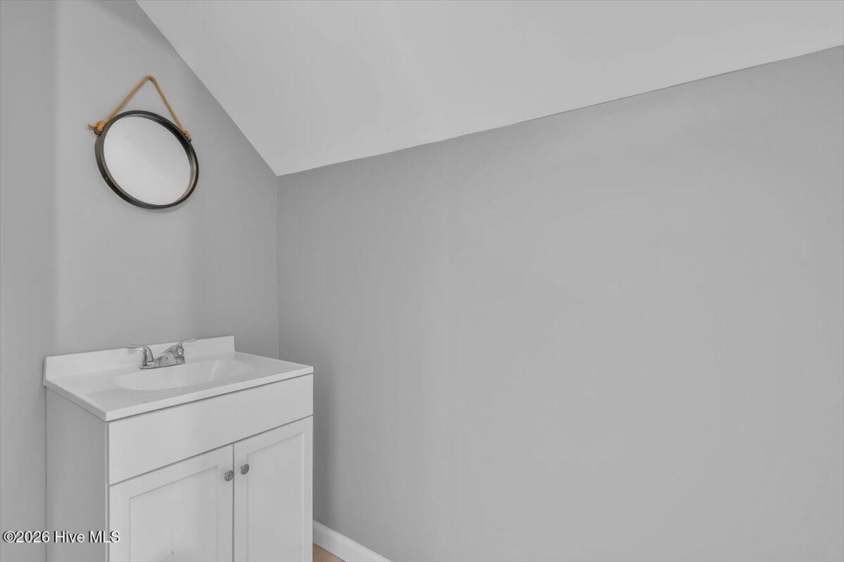 100549997 | Photo 46