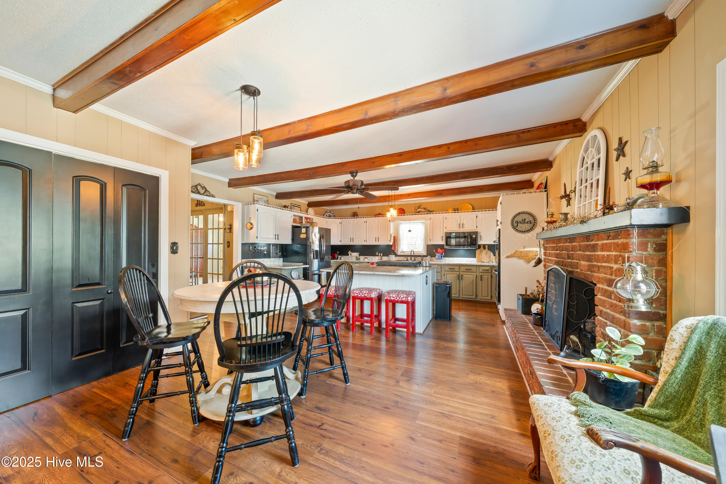 100531366 | Photo 52