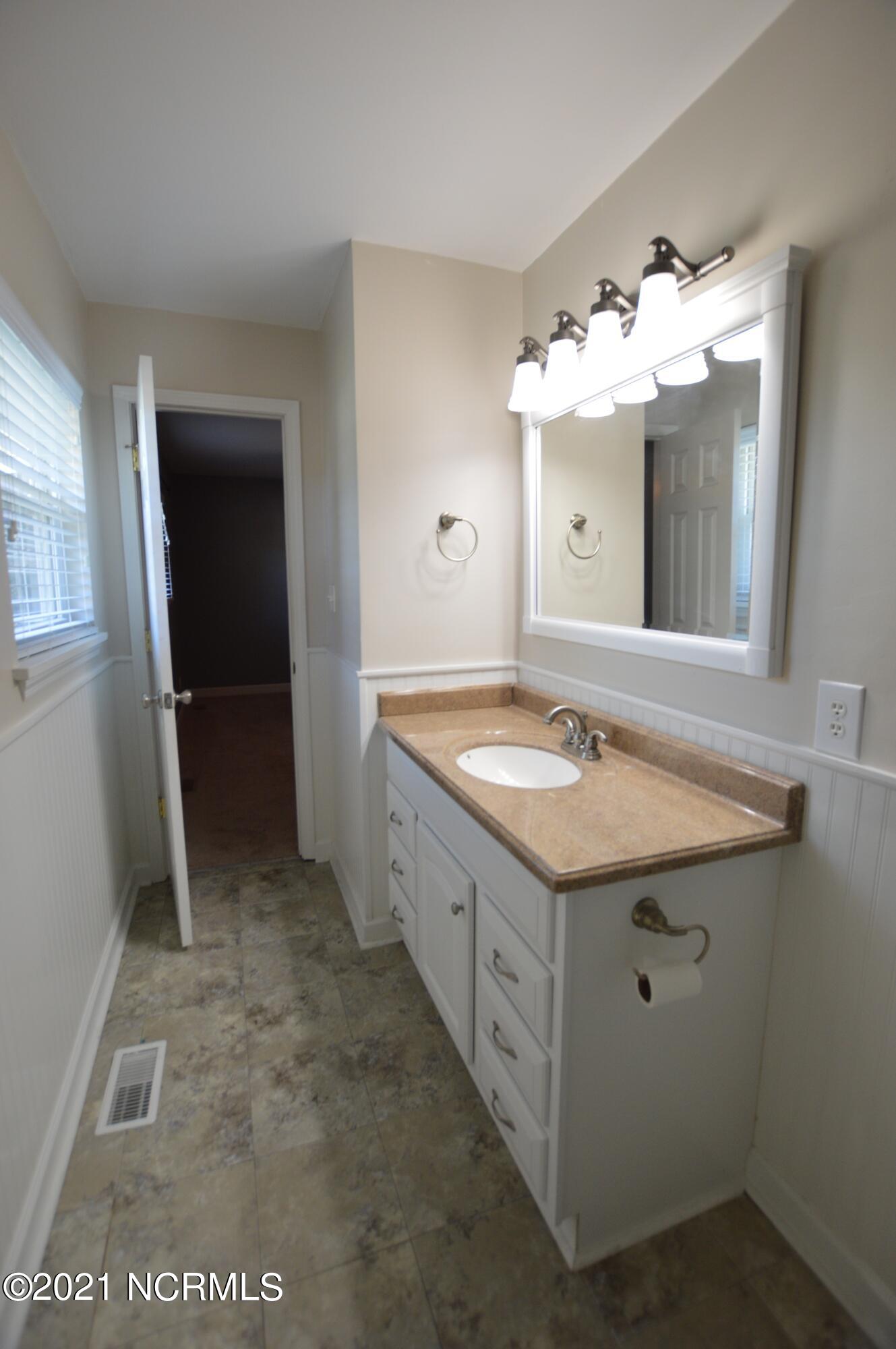 100562914 | Photo 20