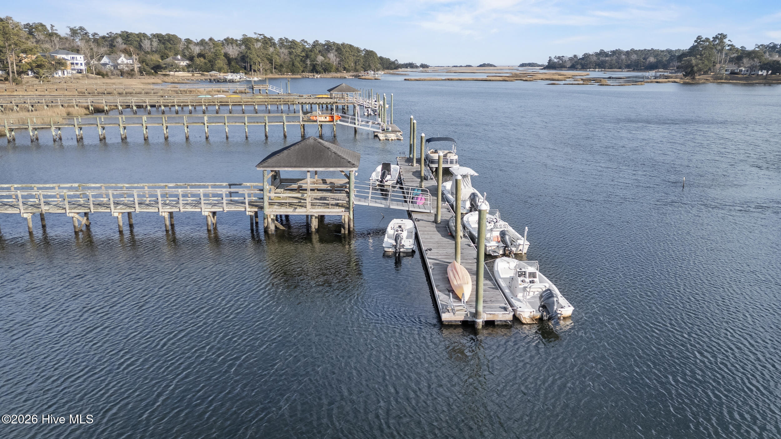 100553782 | Photo 78