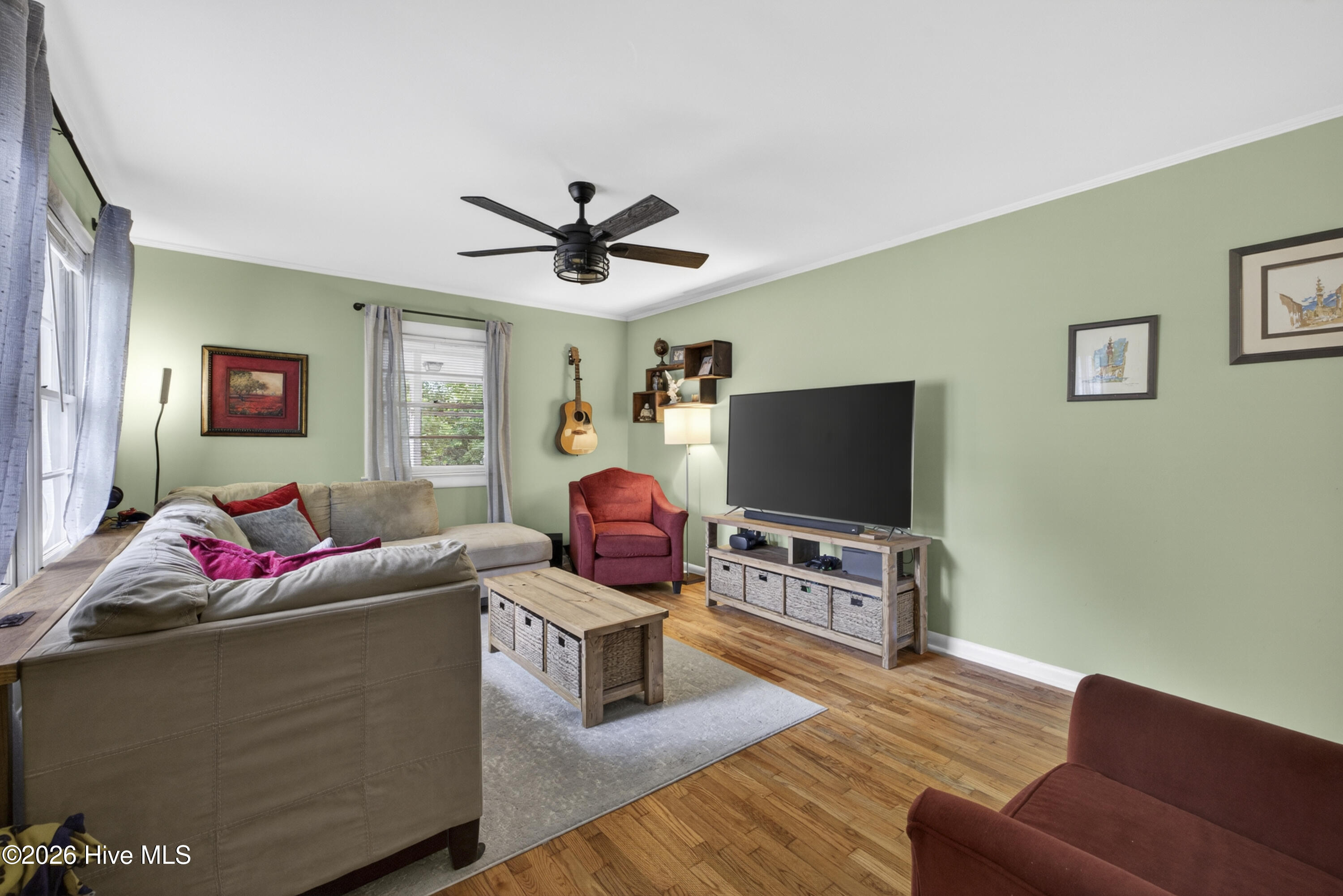 100570211 | Photo 14