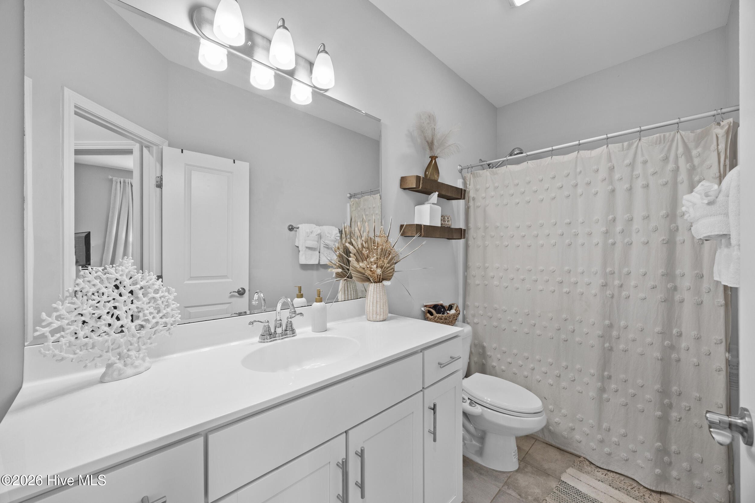 100565874 | Photo 18