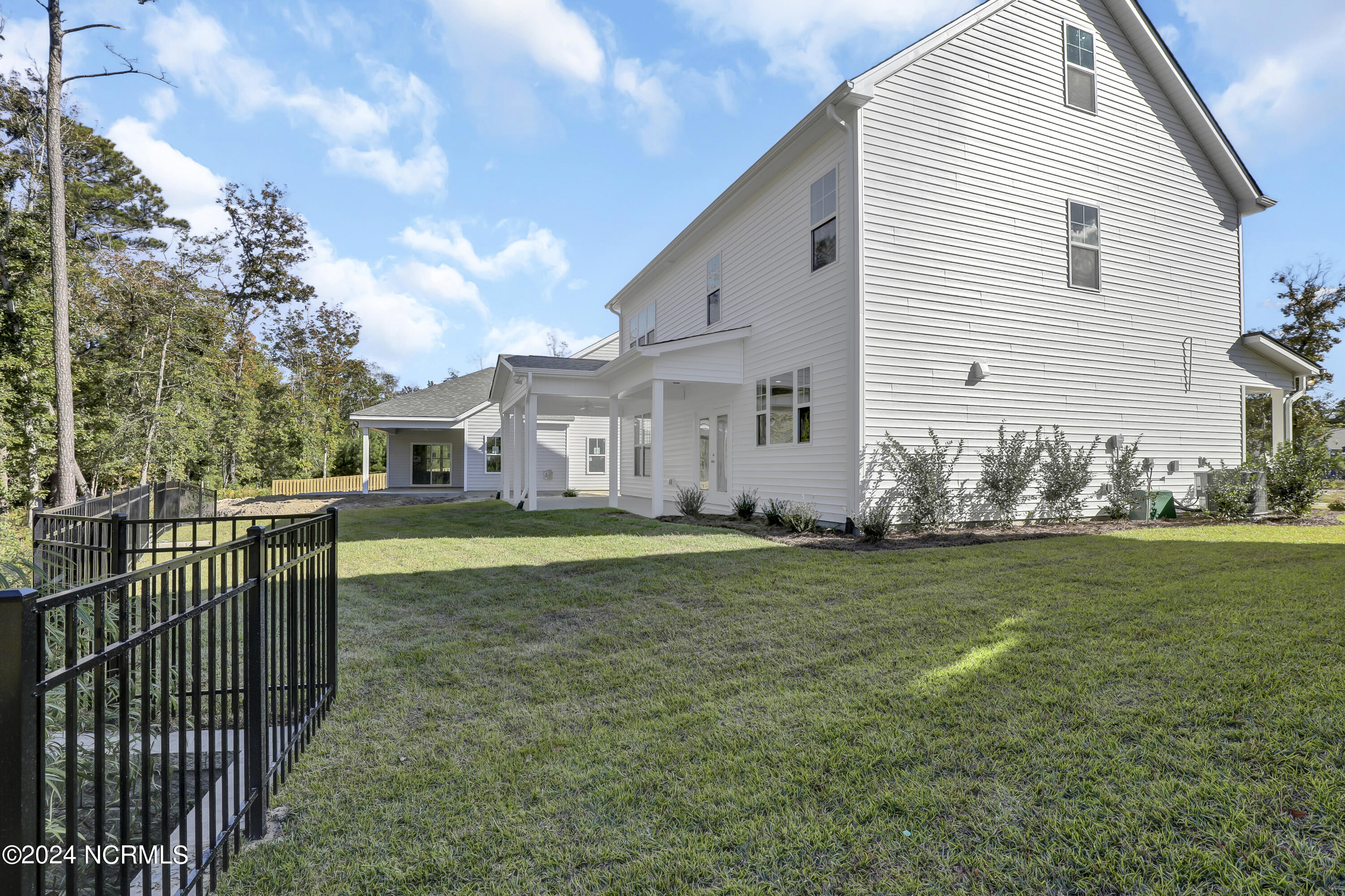 100457688 | Photo 29