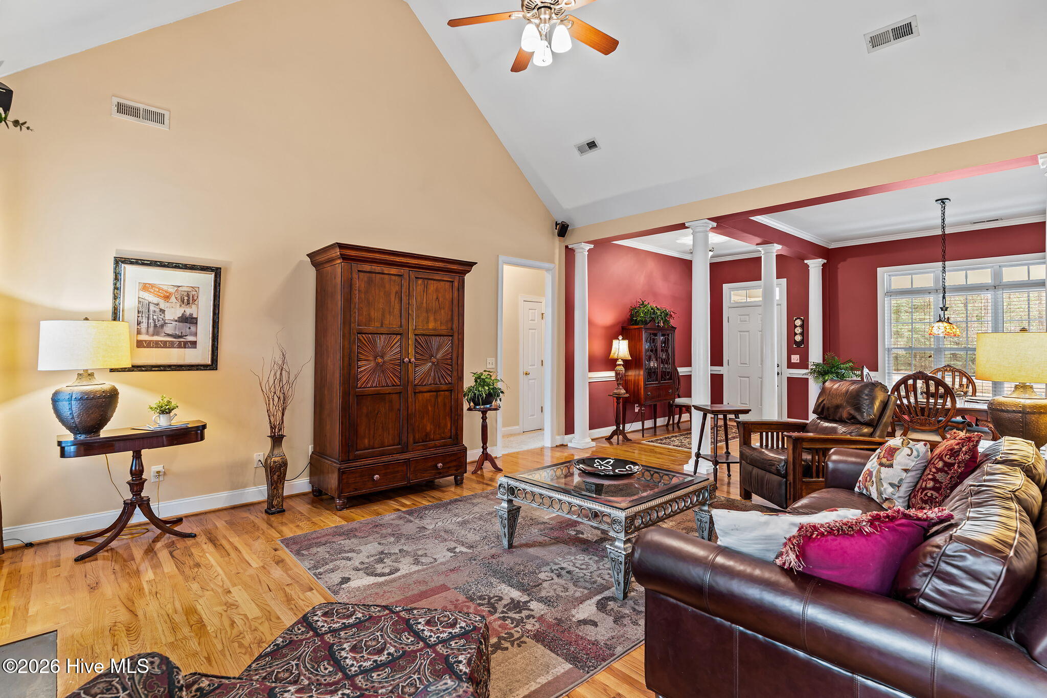 100556977 | Photo 27