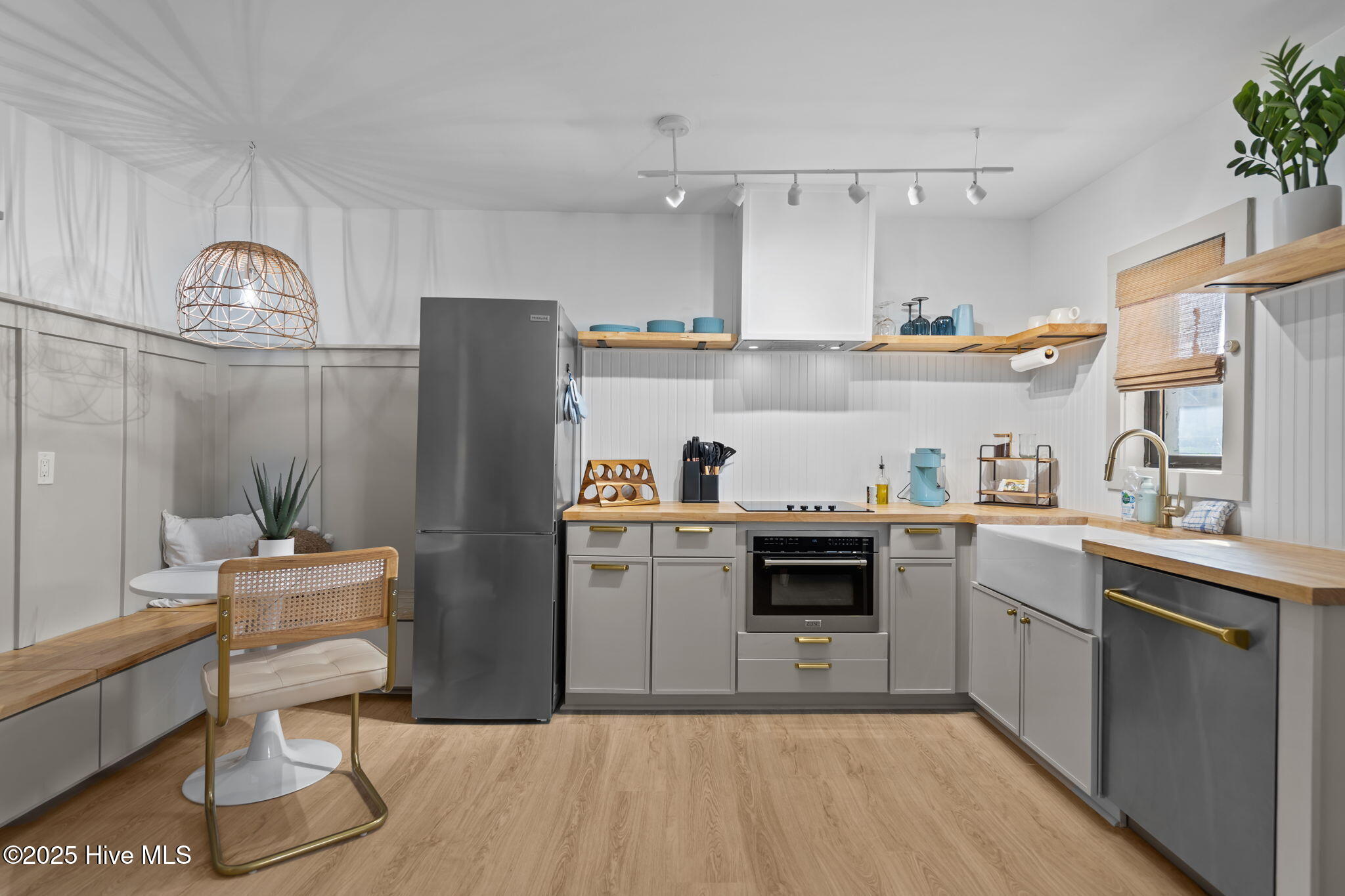 100534749 | Photo 39