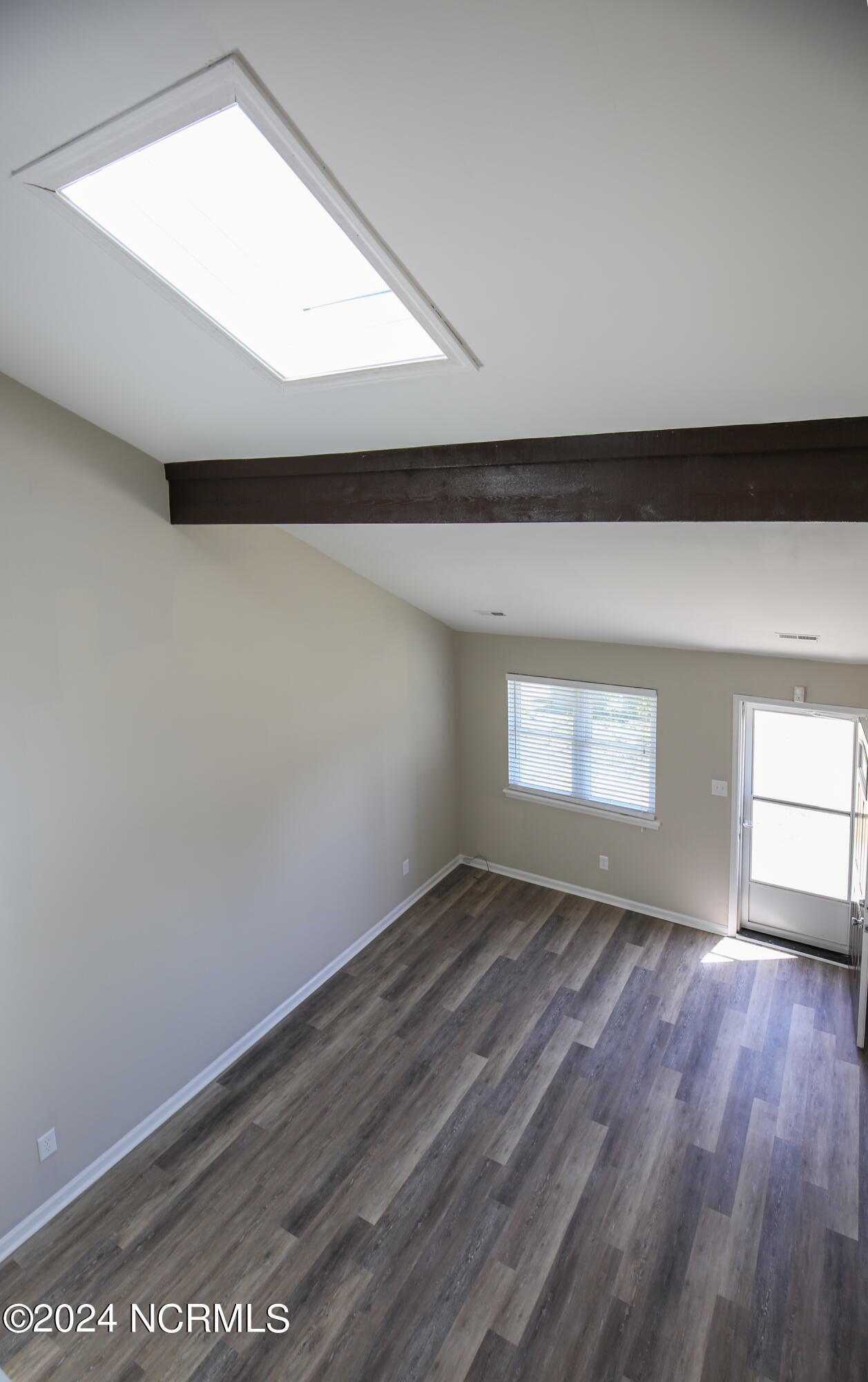 100557159 | Photo 32