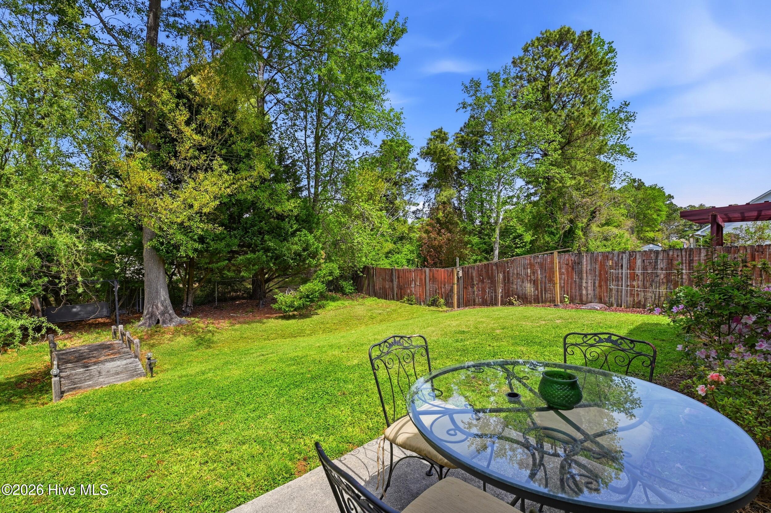 100566143 | Photo 37