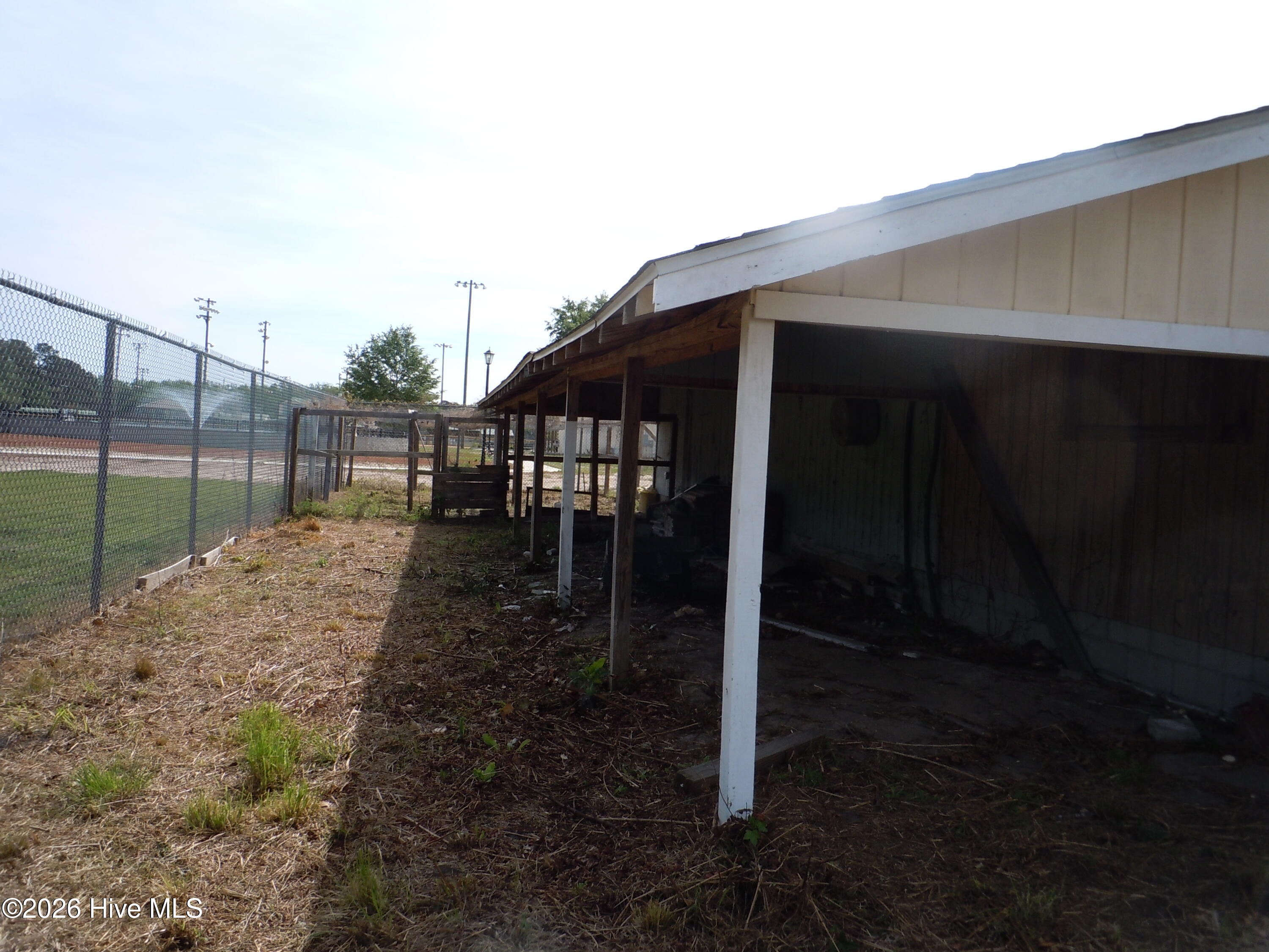 100565752 | Photo 61