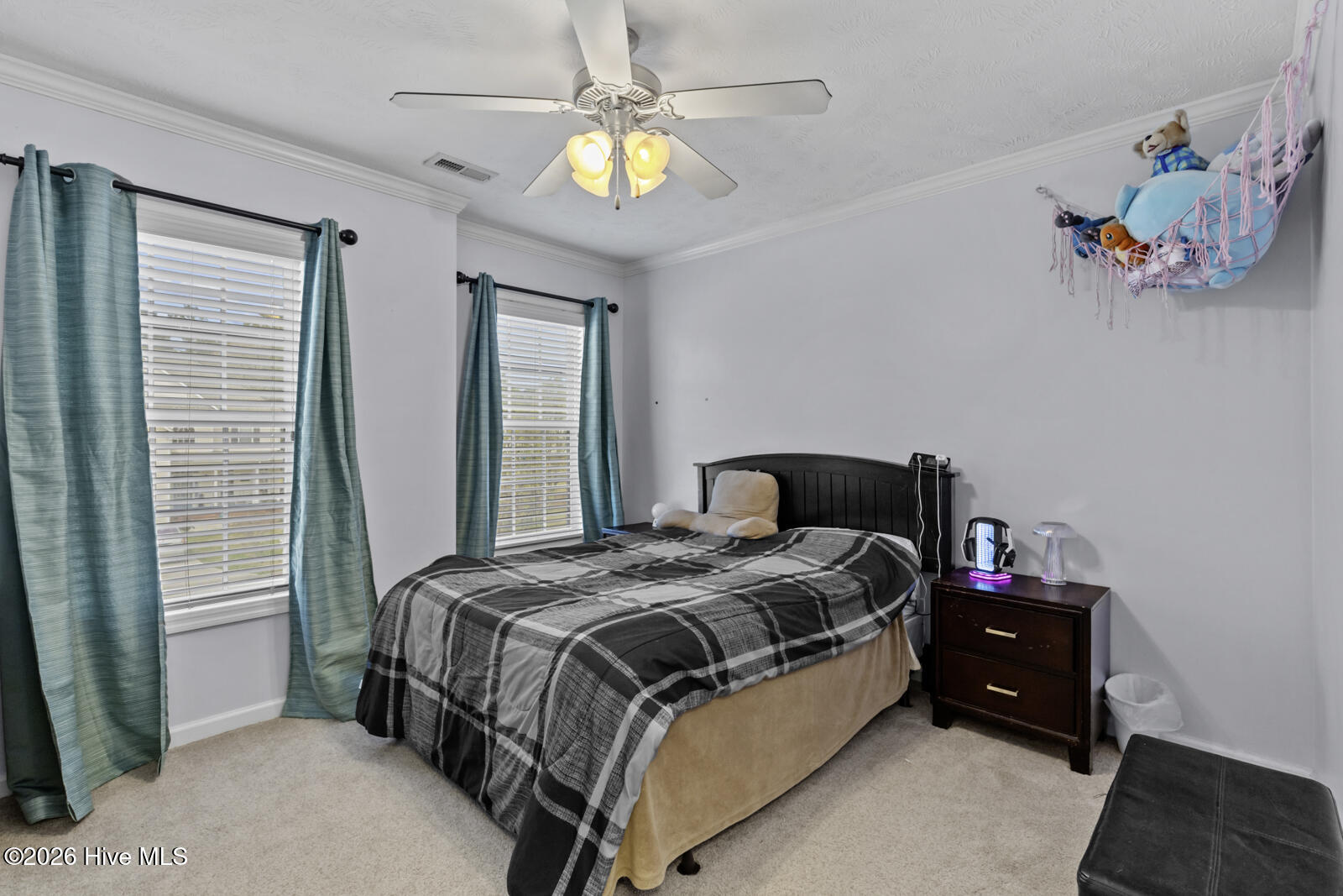 100562743 | Photo 39