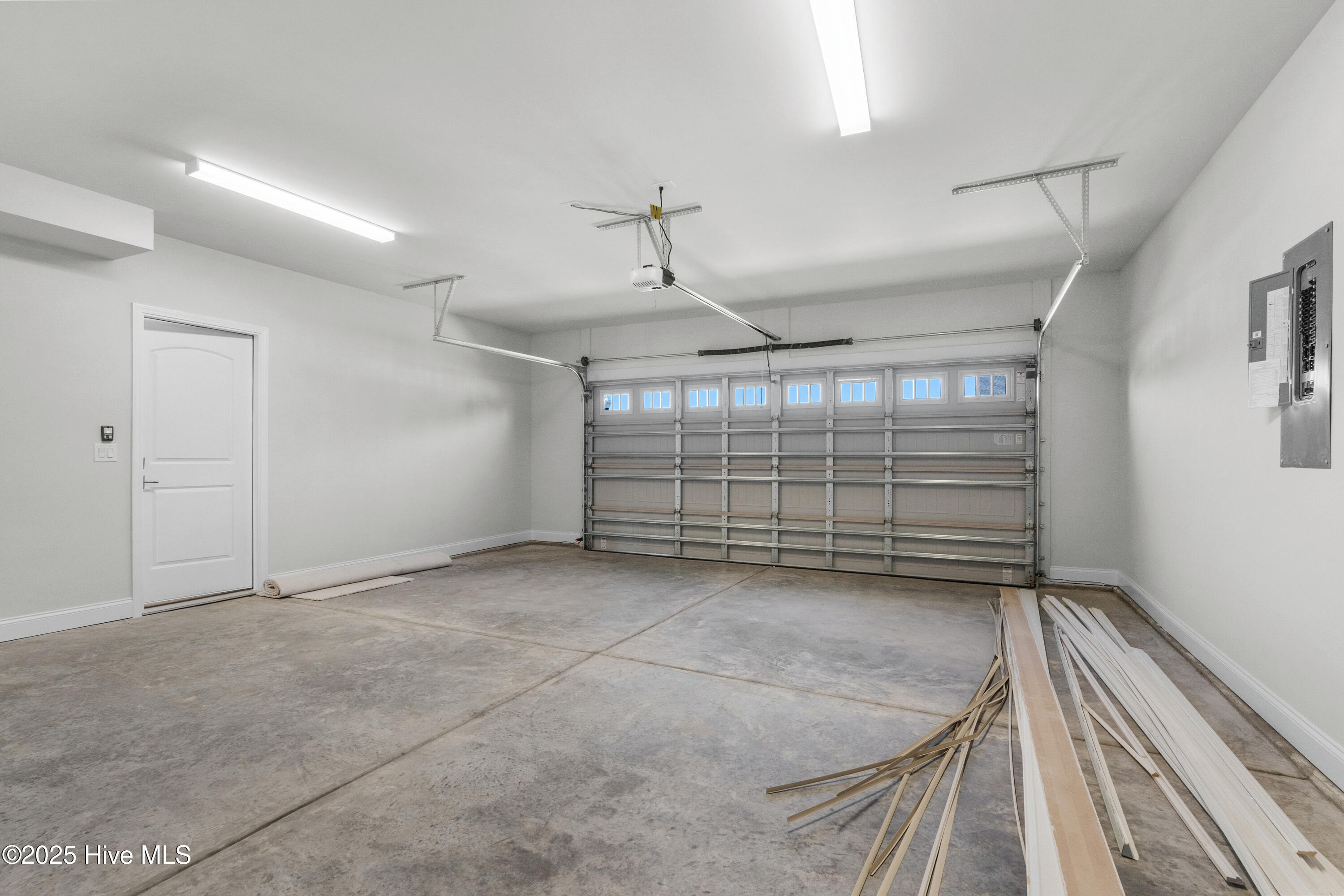 100487215 | Photo 42