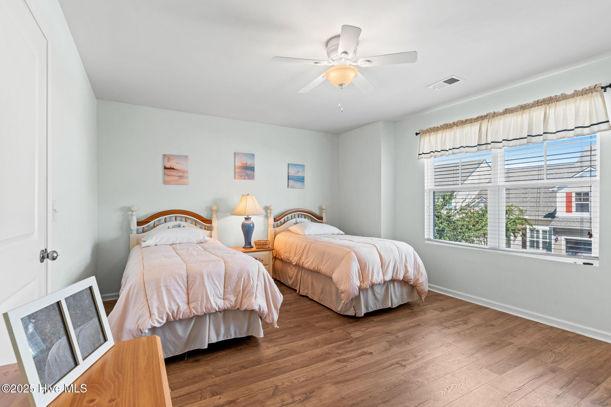 100529406 | Photo 33